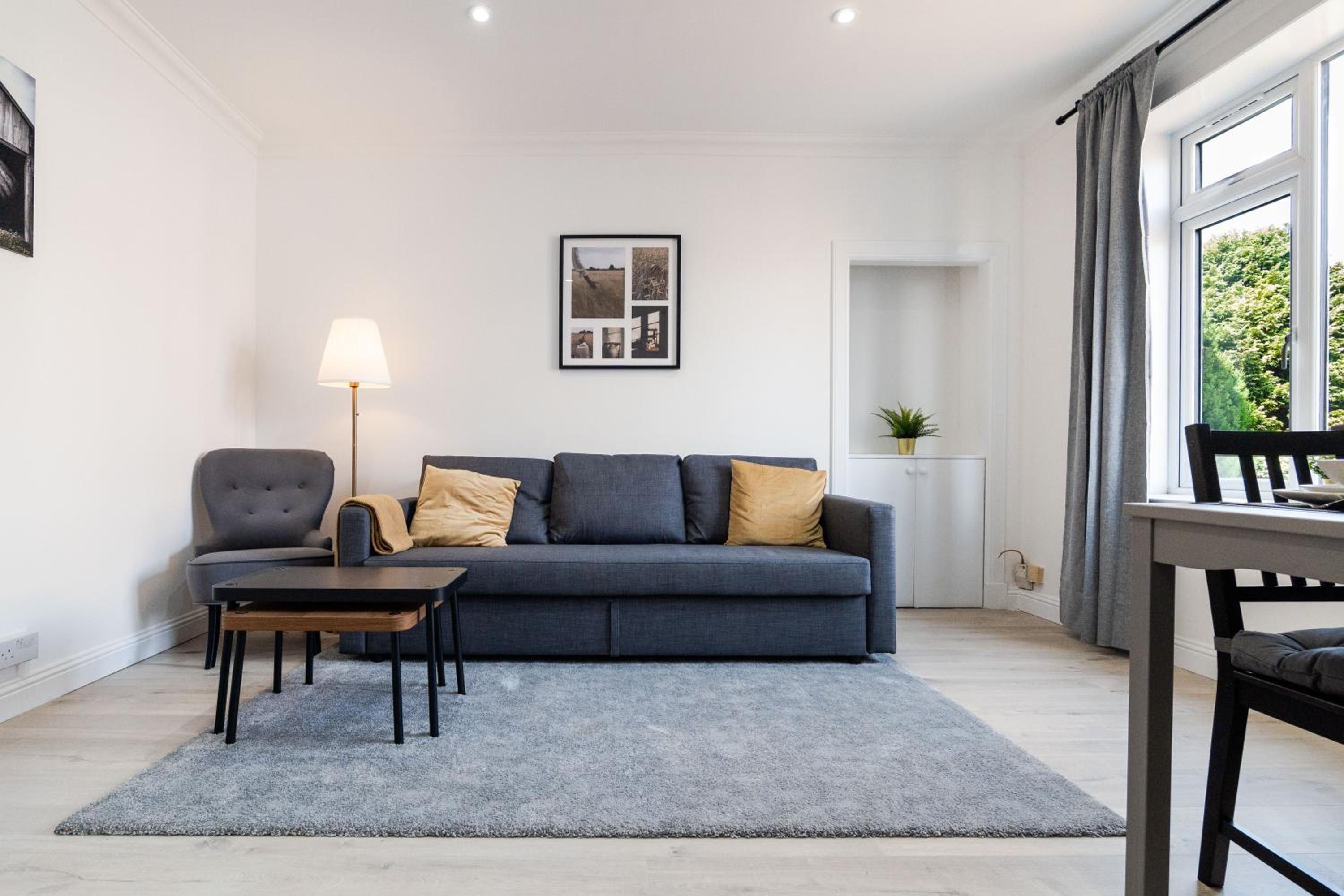 2 Bedroom House-Free Parking