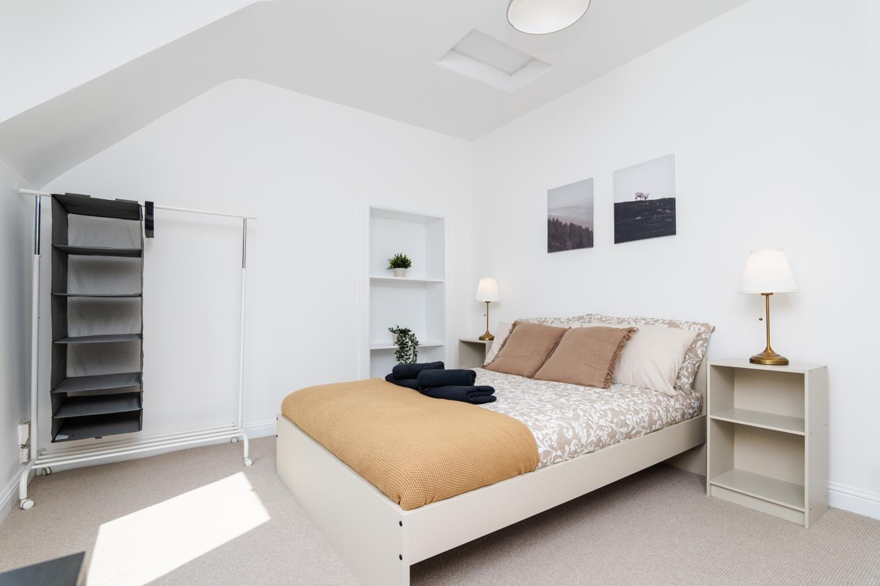 2 Bedroom House-Free Parking