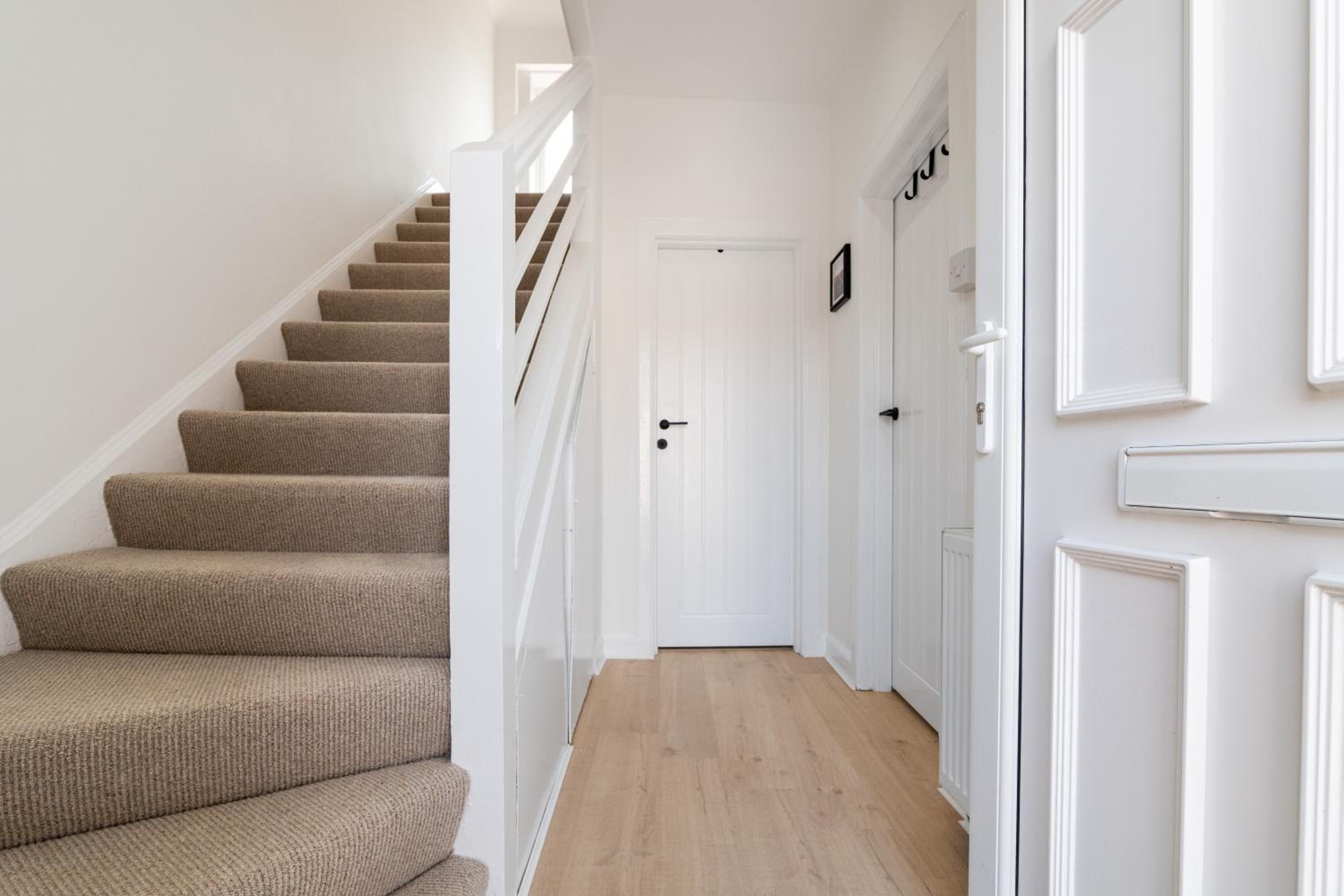 2 Bedroom House-Free Parking