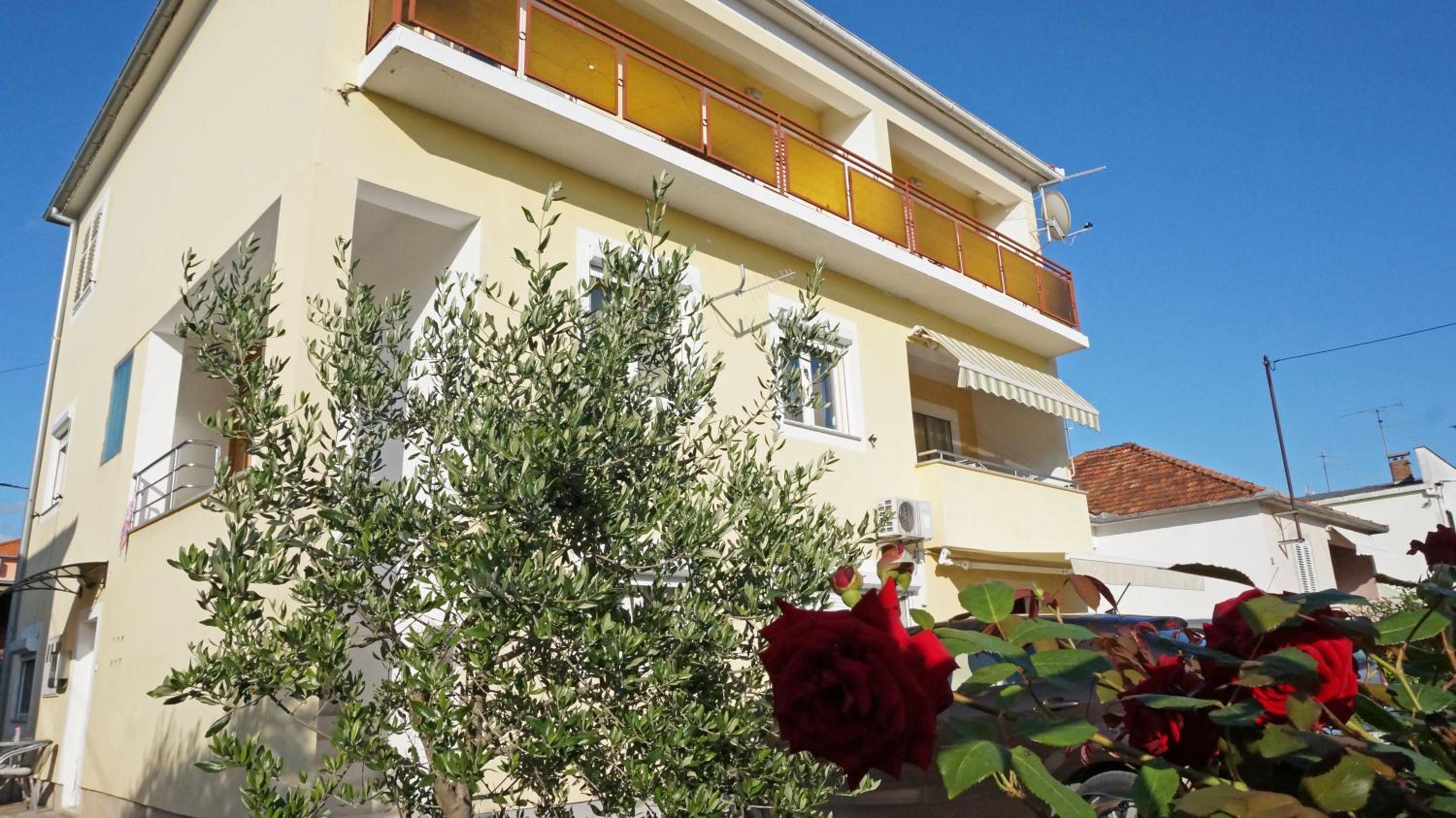 Apartment Ema