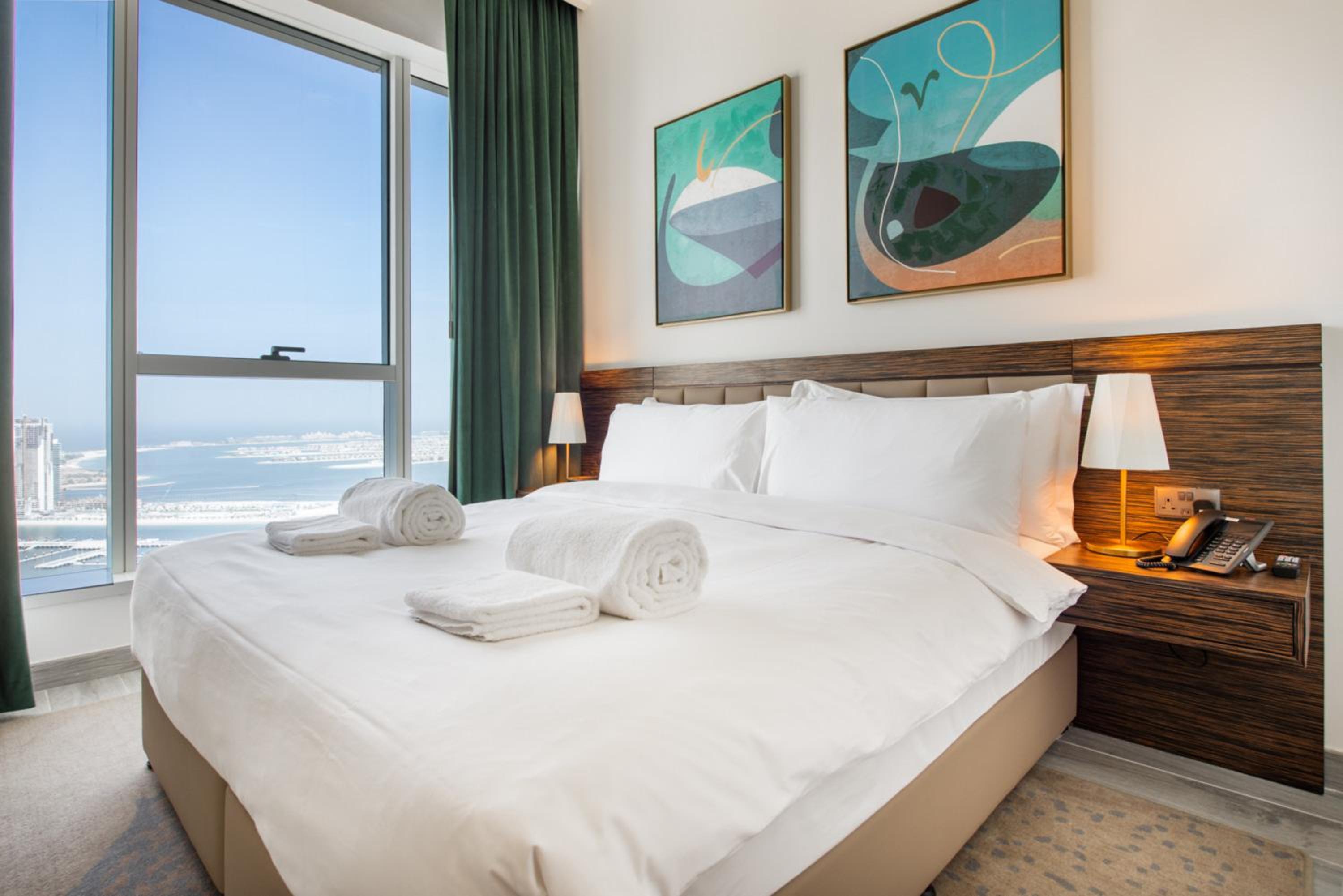 Maison Privee - Chic Coastal Escape with Open Sea Vws on Palm Entry