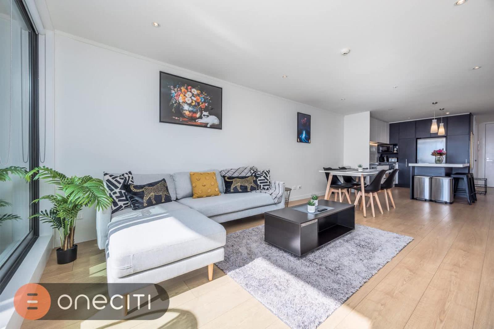 Spacious 3BR in Auckland CBD w Parking, Sky City Views