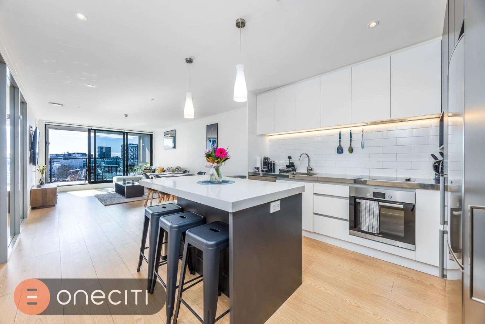 Spacious 3BR in Auckland CBD w Parking, Sky City Views