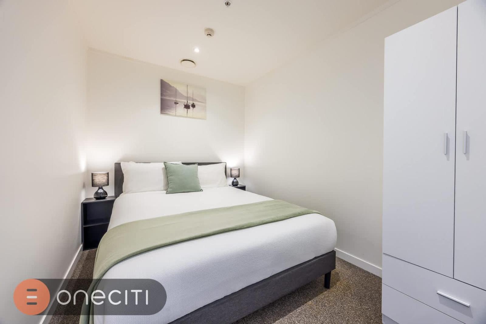 Spacious 3BR in Auckland CBD w Parking, Sky City Views