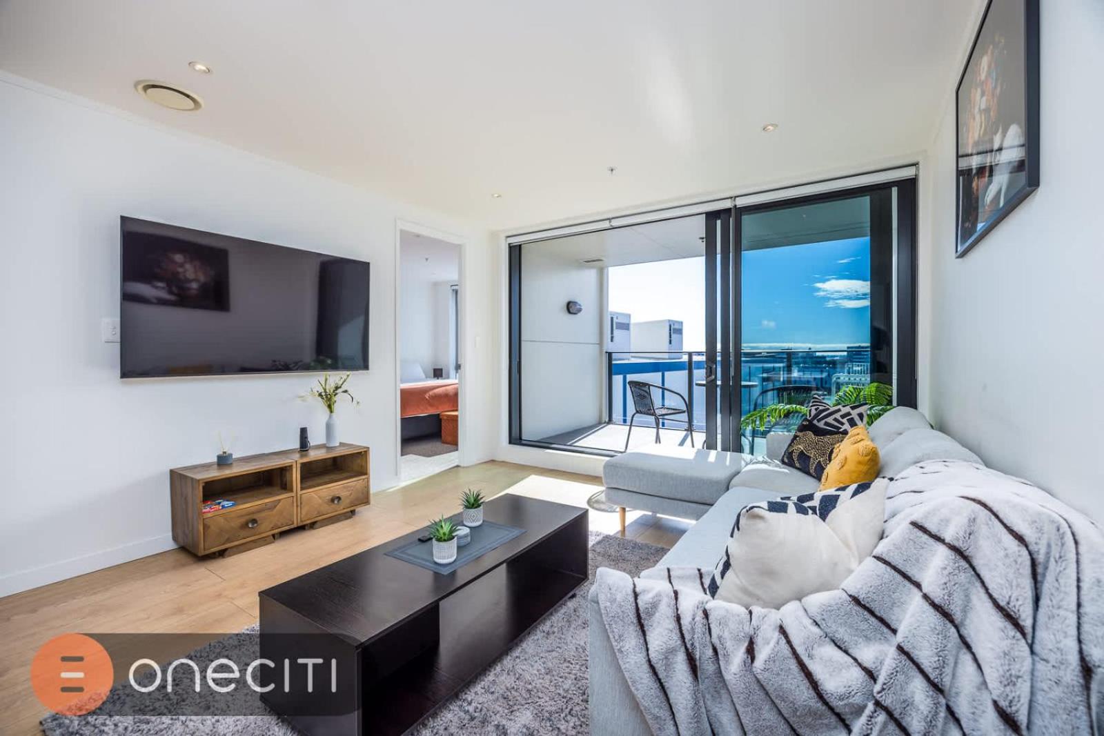 Spacious 3BR in Auckland CBD w Parking, Sky City Views
