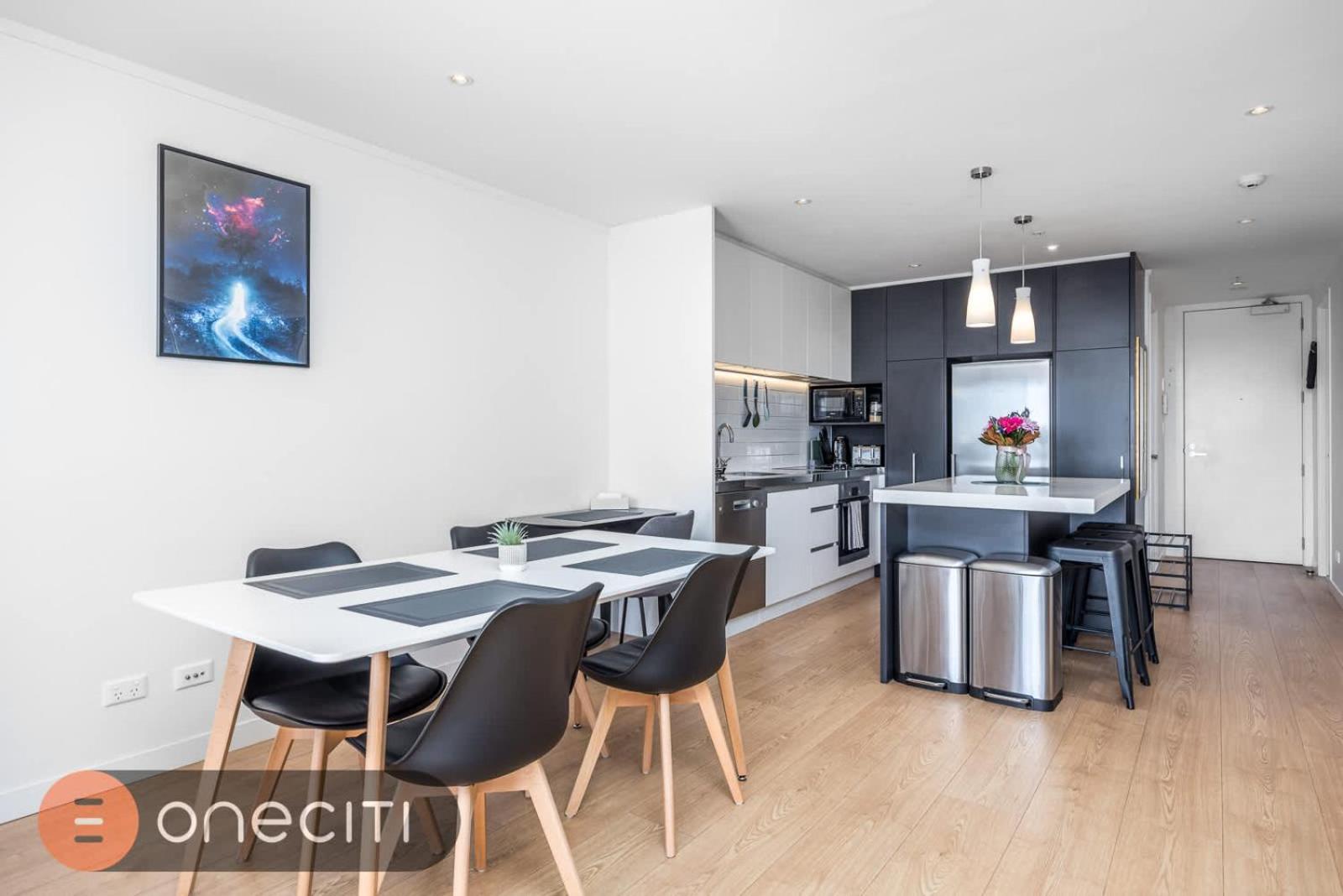 Spacious 3BR in Auckland CBD w Parking, Sky City Views