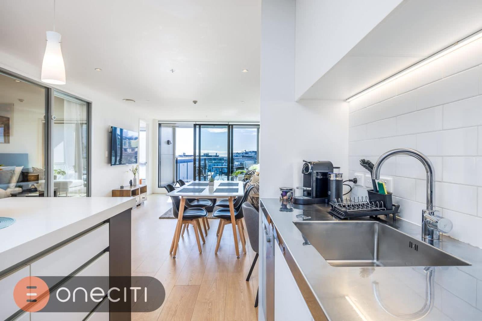 Spacious 3BR in Auckland CBD w Parking, Sky City Views