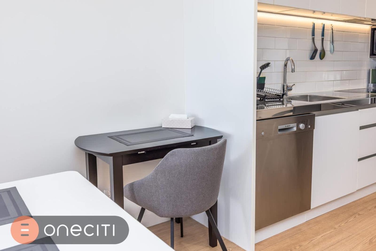 Spacious 3BR in Auckland CBD w Parking, Sky City Views