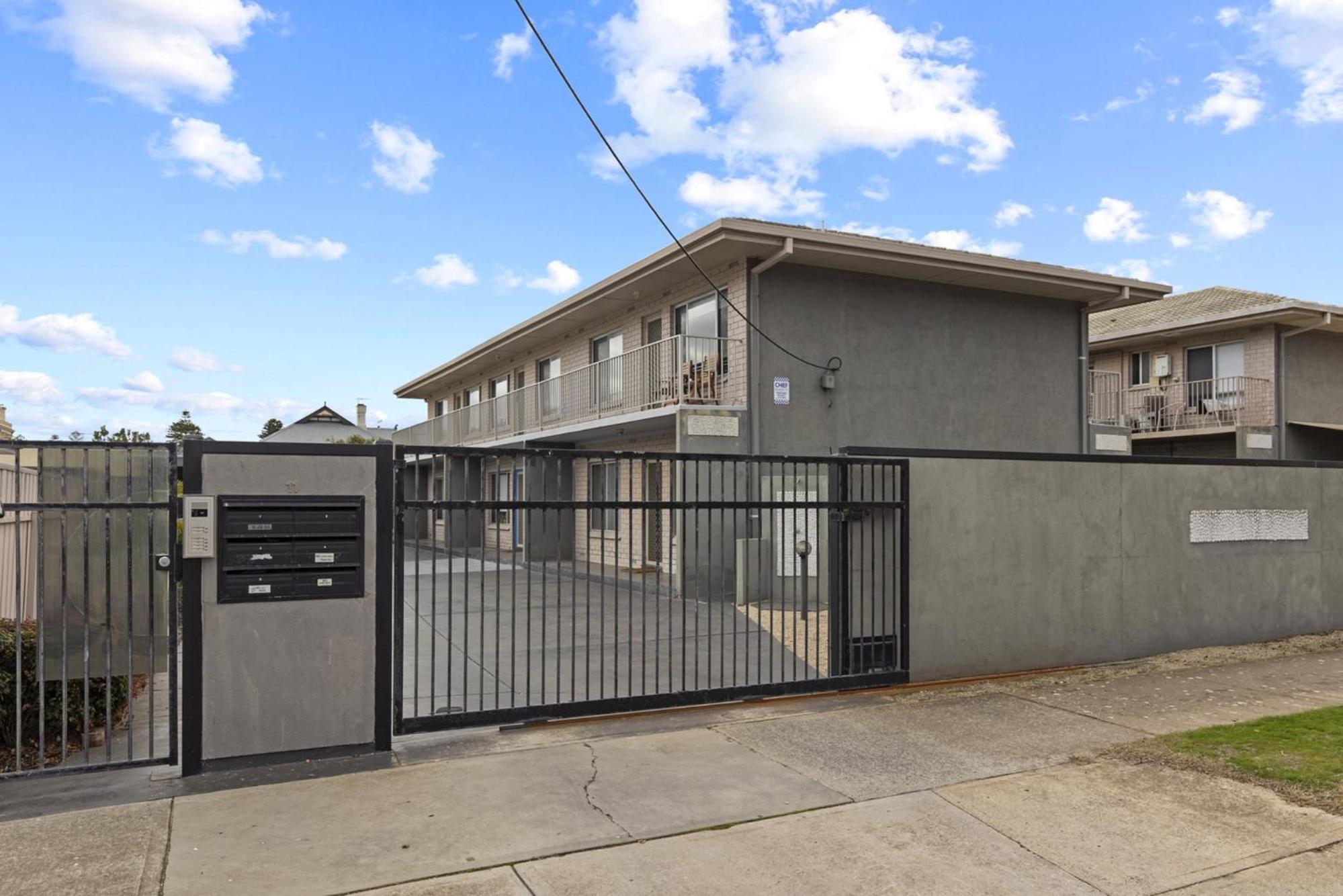 Bright 2-Bed Apartment Steps from Largs Bay Beach