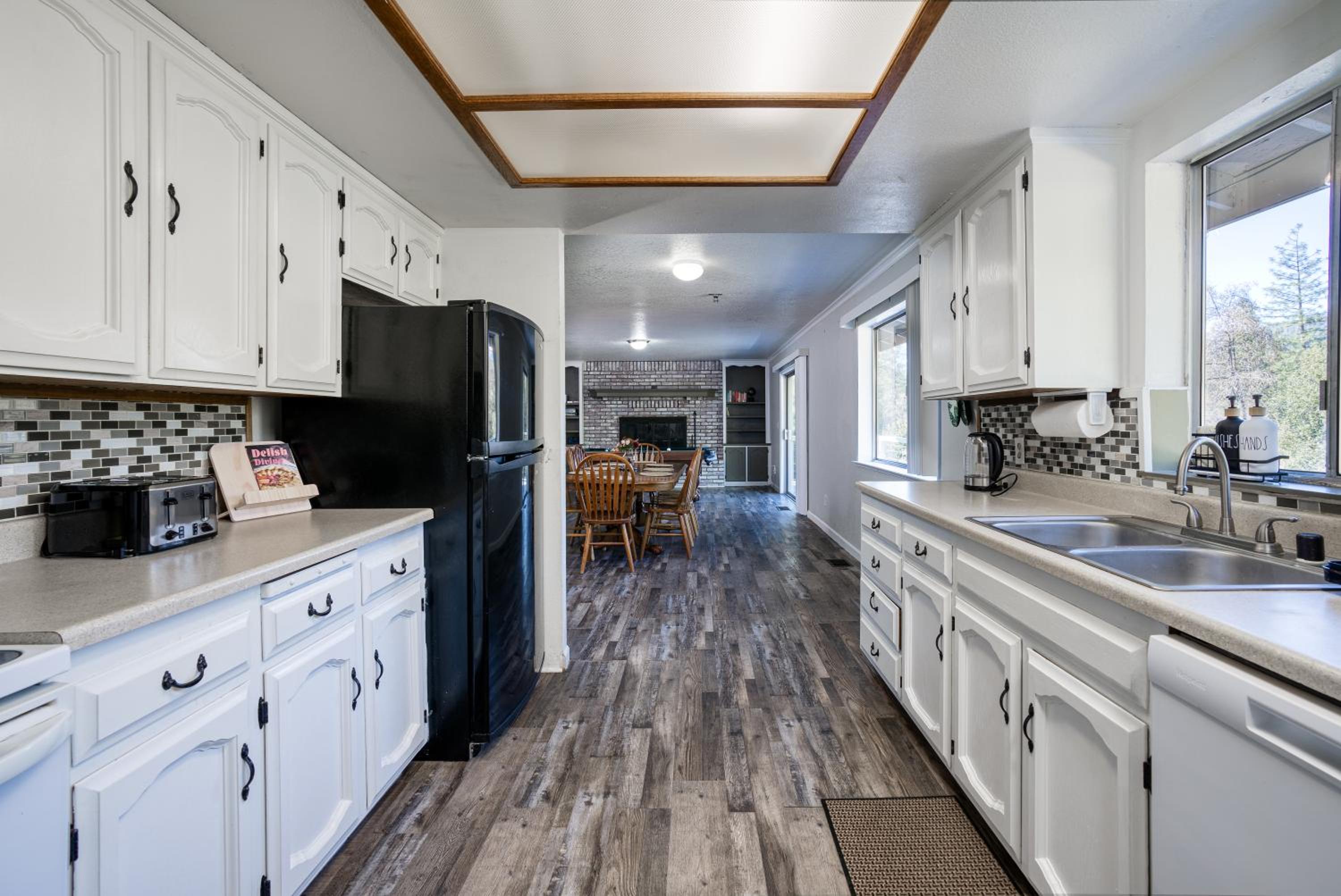 Mariposa home, Yosemite retreat, deer watching, family friendly