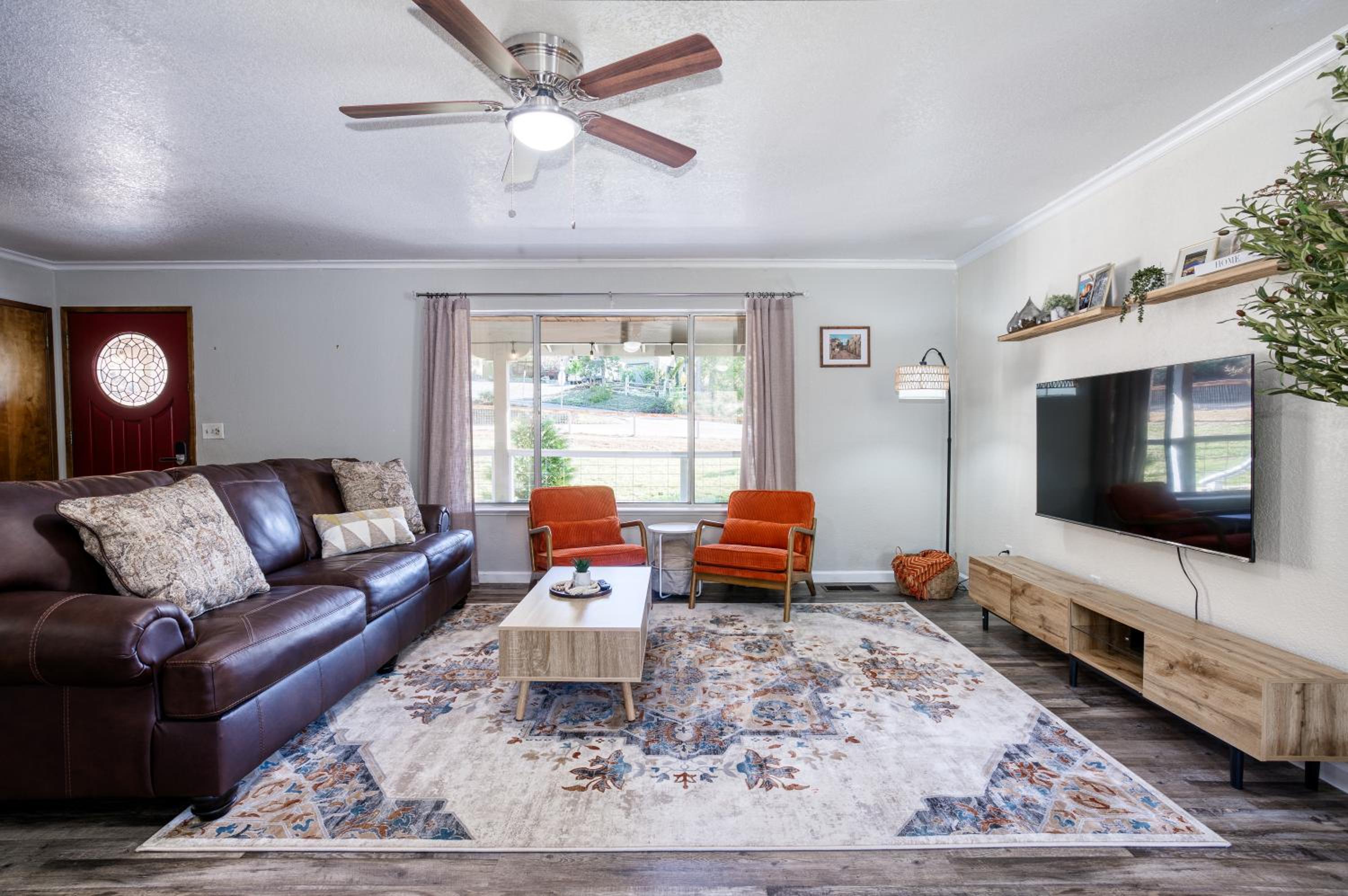 Mariposa home, Yosemite retreat, deer watching, family friendly