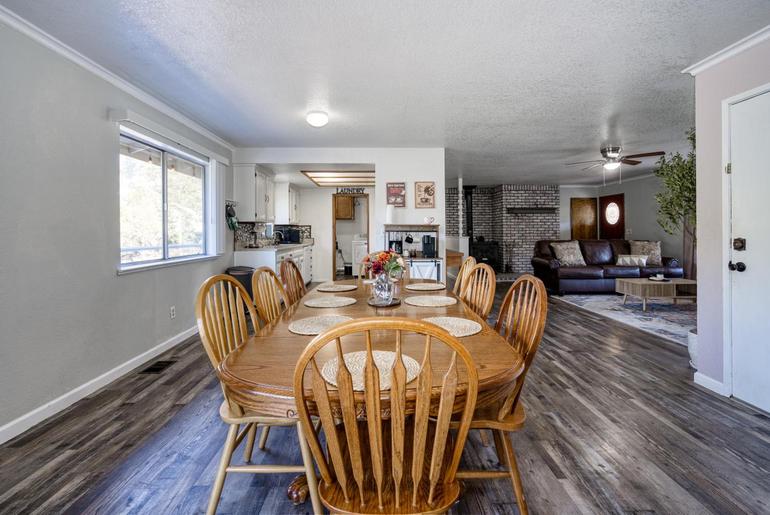 Mariposa home, Yosemite retreat, deer watching, family friendly
