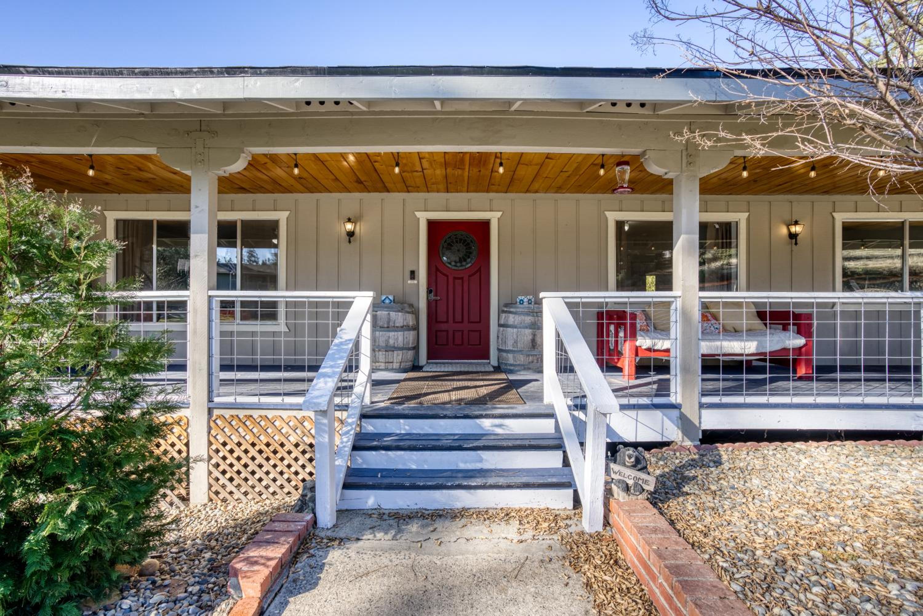 Mariposa home, Yosemite retreat, deer watching, family friendly