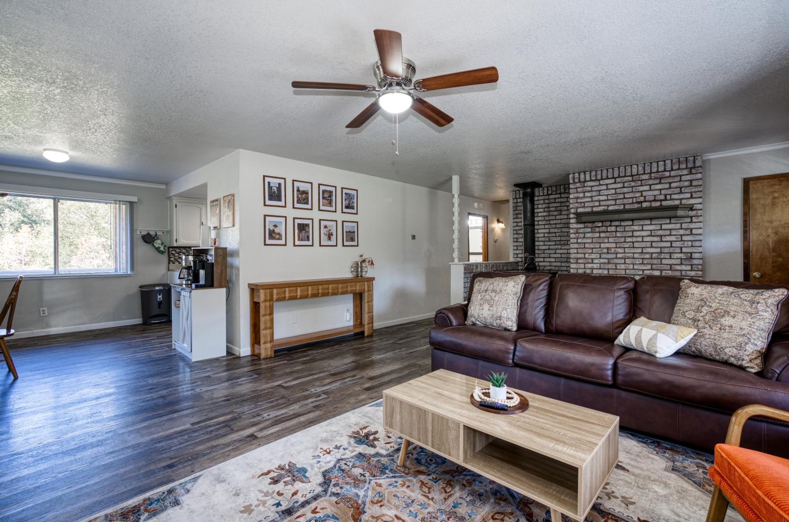Mariposa home, Yosemite retreat, deer watching, family friendly