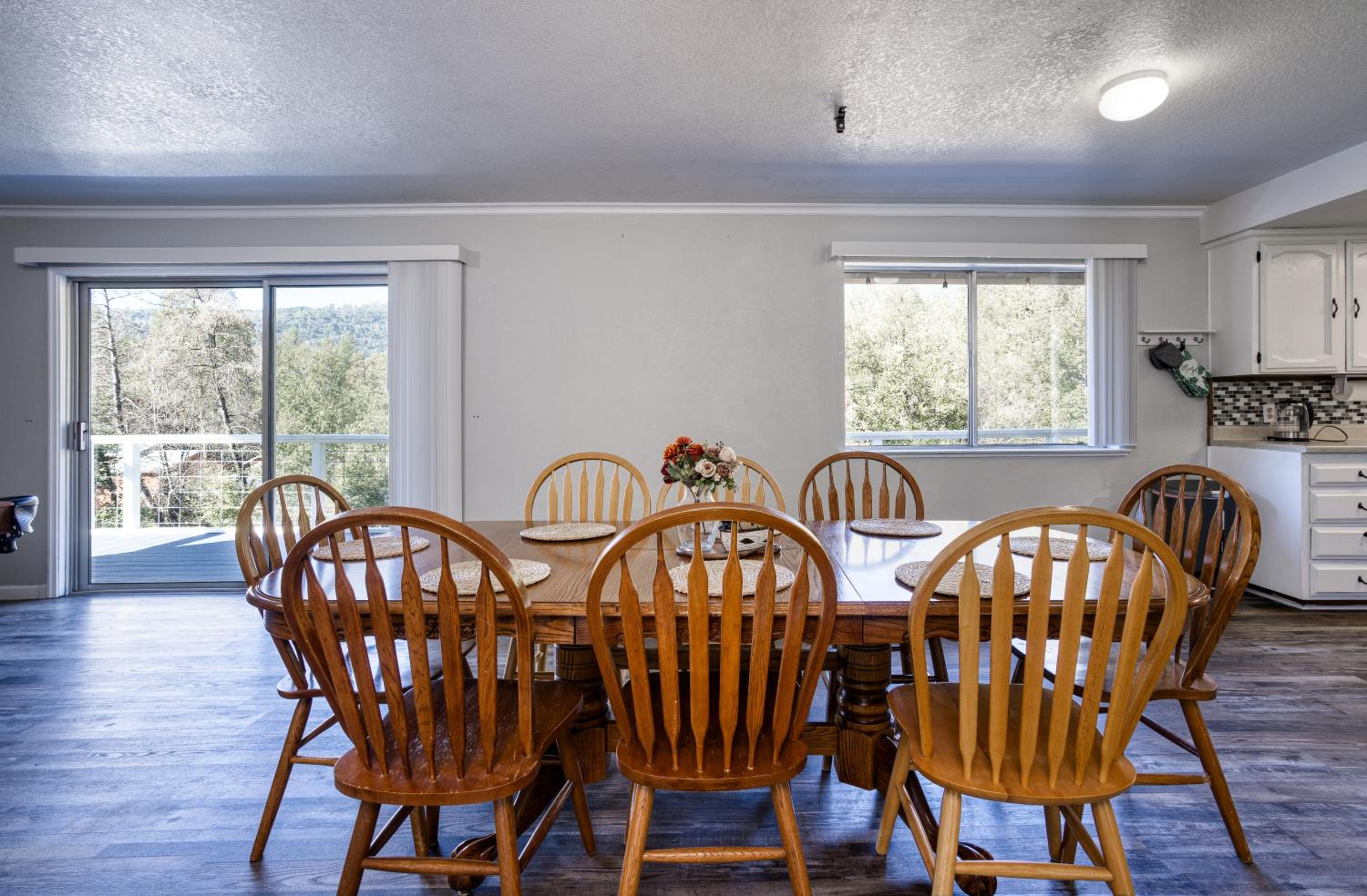 Mariposa home, Yosemite retreat, deer watching, family friendly