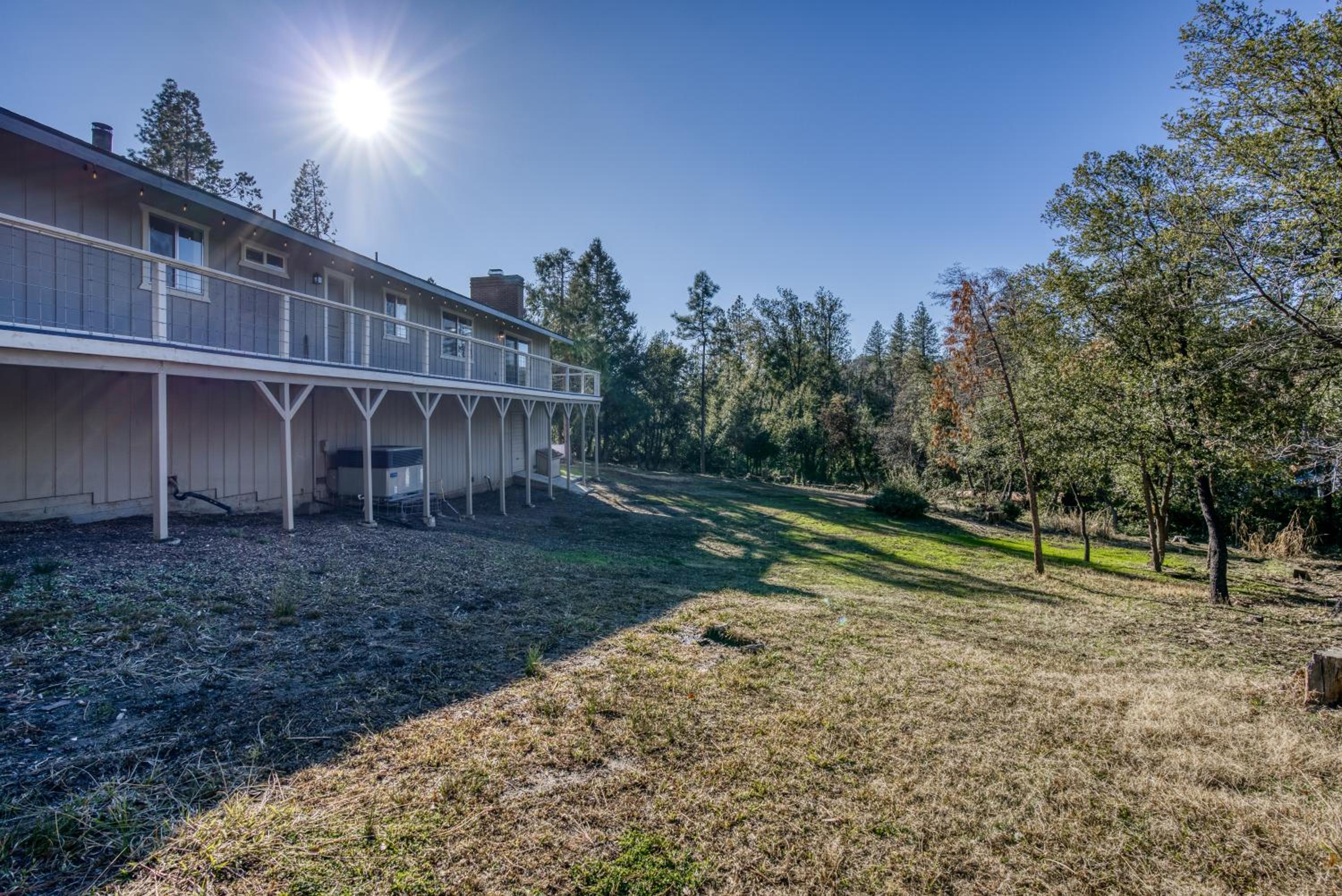 Mariposa home, Yosemite retreat, deer watching, family friendly