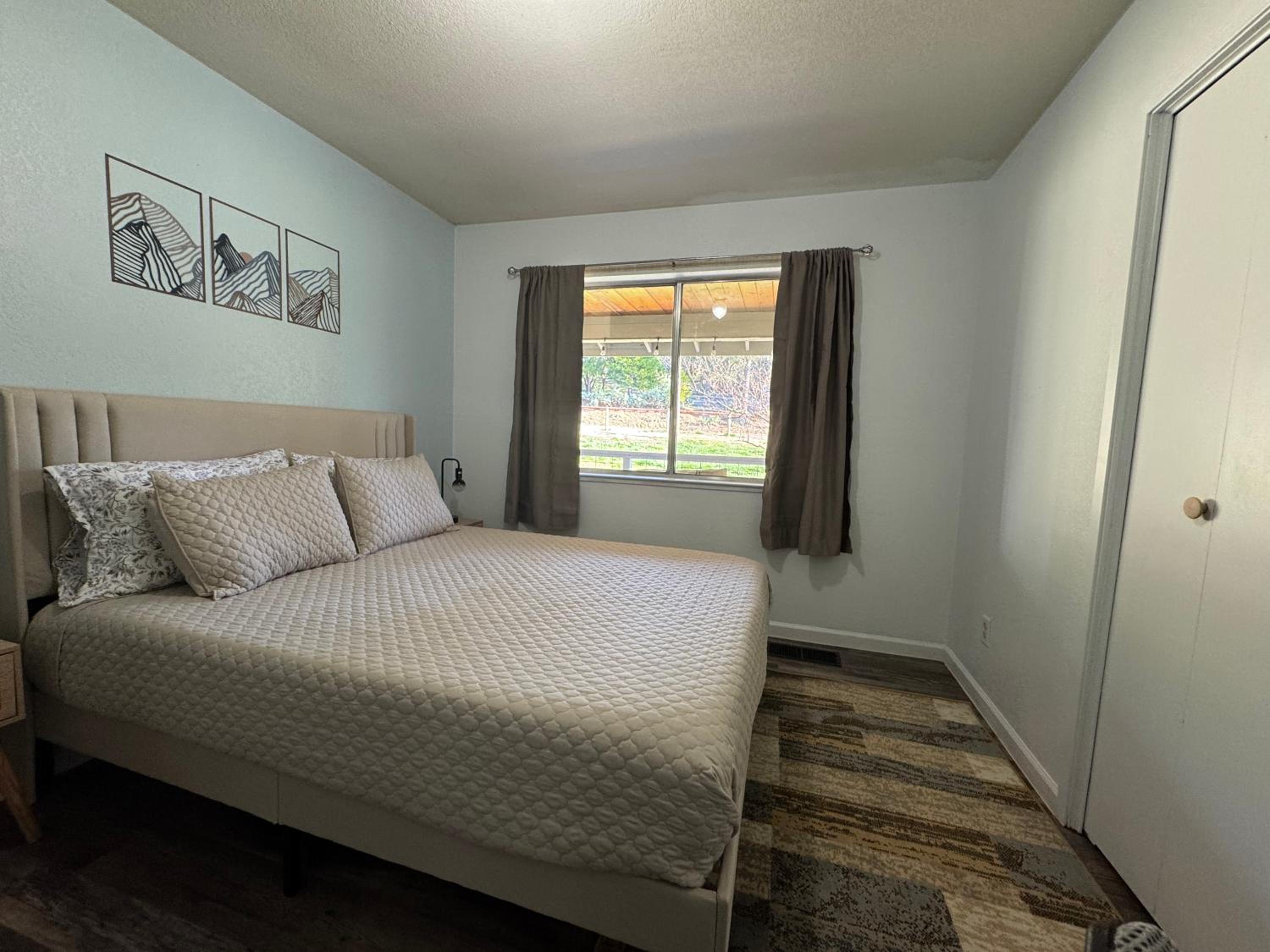 Mariposa home, Yosemite retreat, deer watching, family friendly
