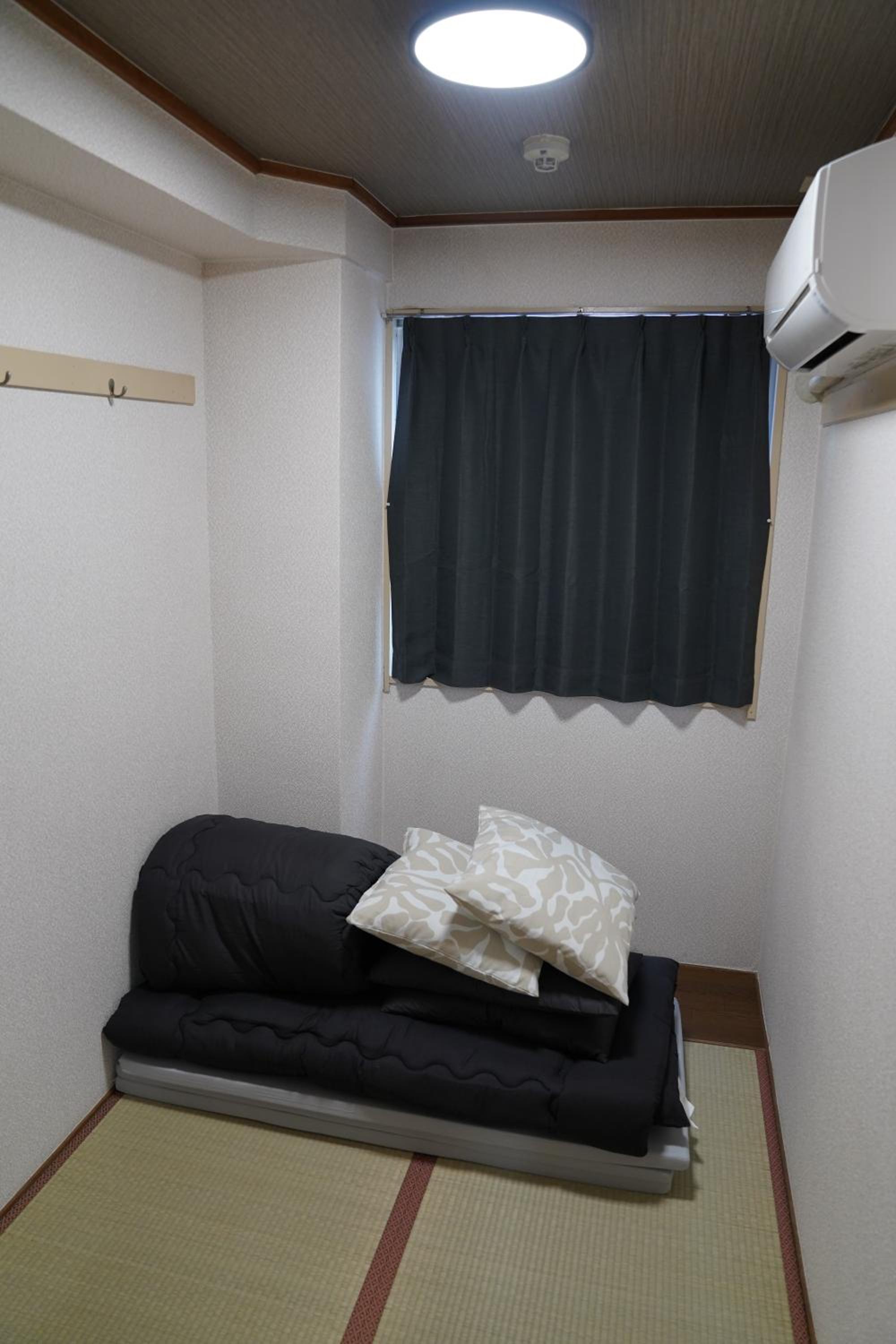 心斎橋難波関空直通Nambaminami Shin-Imamiya Ambers Hostel