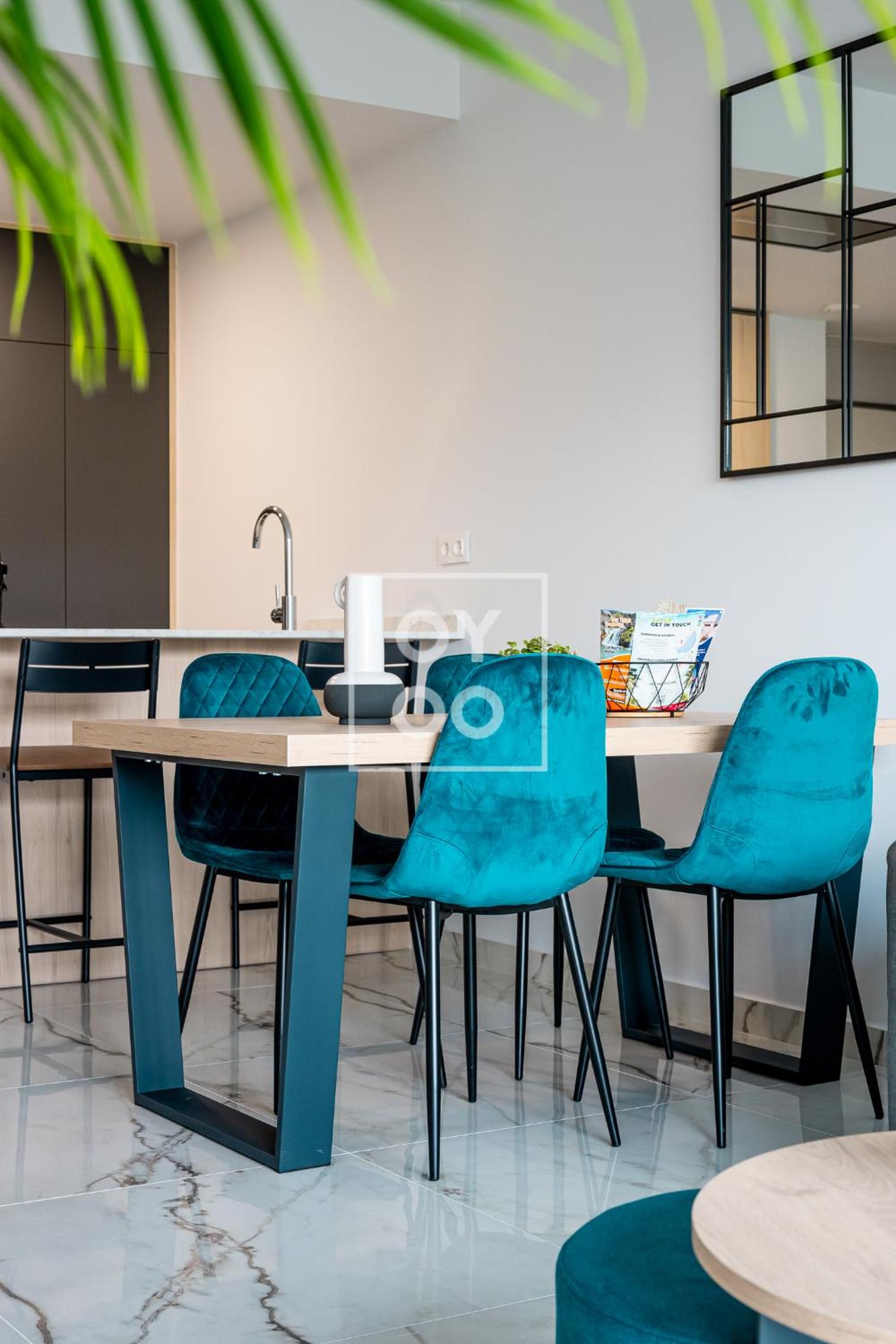 Sunrise Retreat - modern comfort and design - by Oyoostays