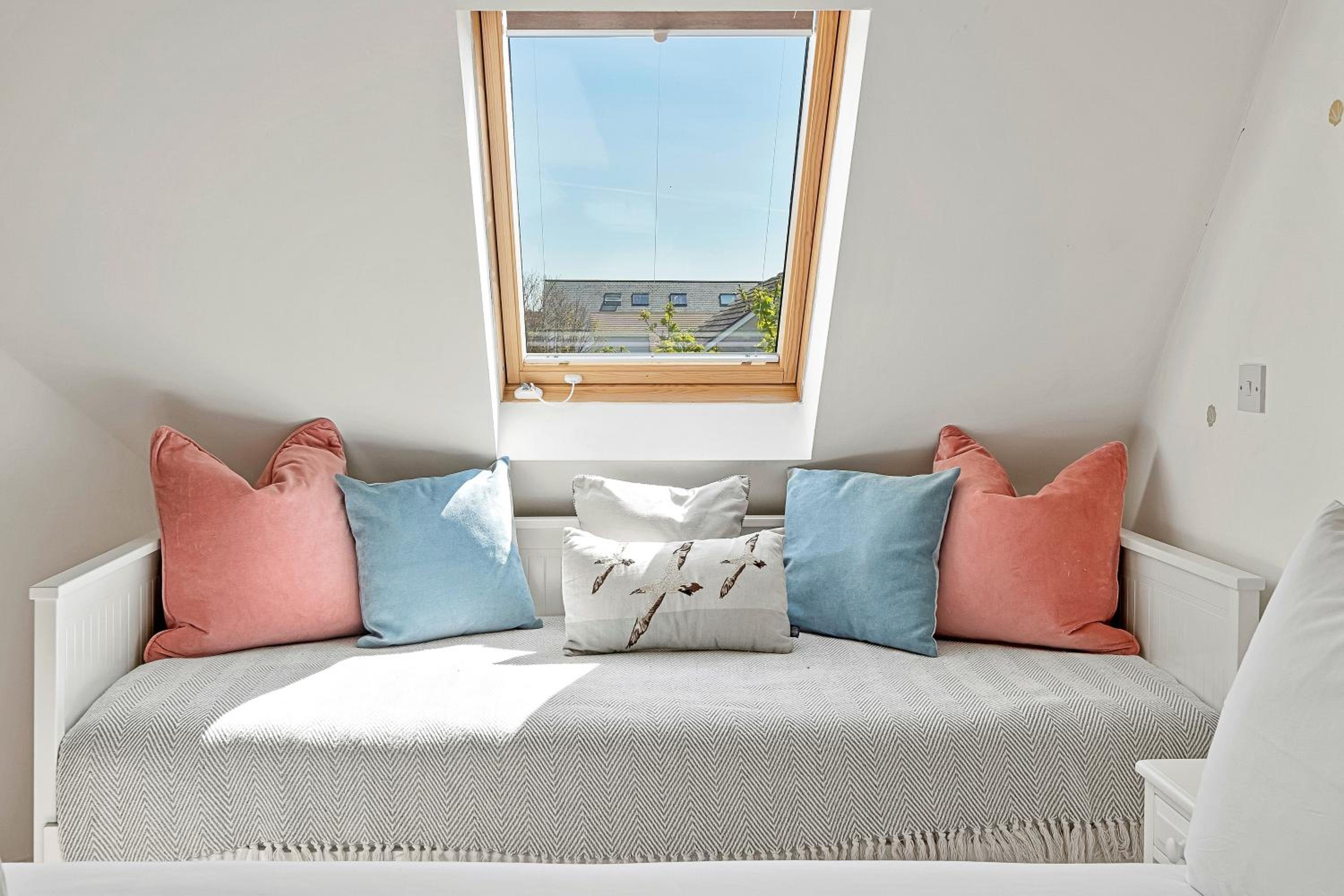 Pentire Point - Coastal Penthouse, Beaches, River & Restaurants All Within Short Walk