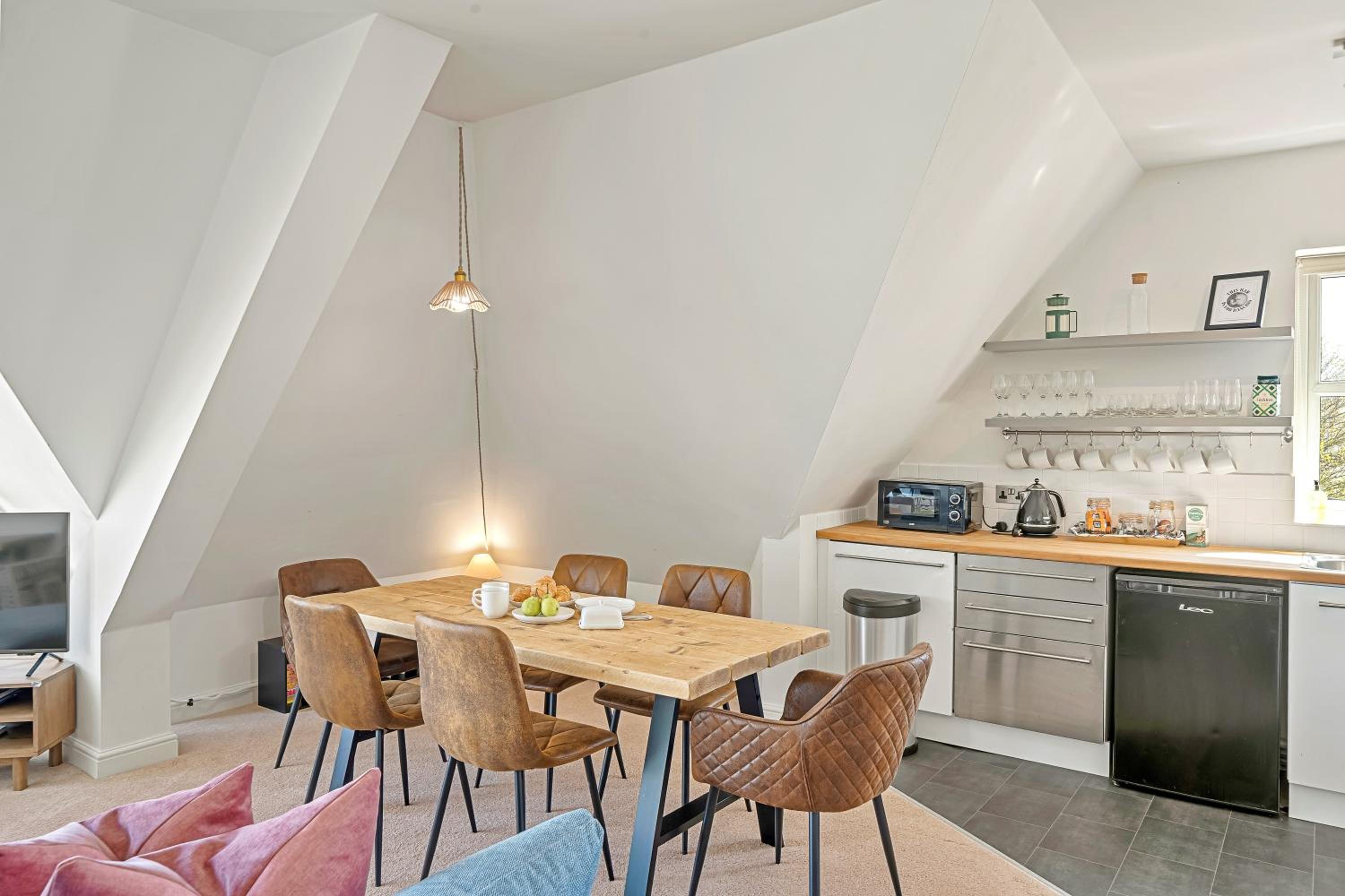 Pentire Point - Coastal Penthouse, Beaches, River & Restaurants All Within Short Walk
