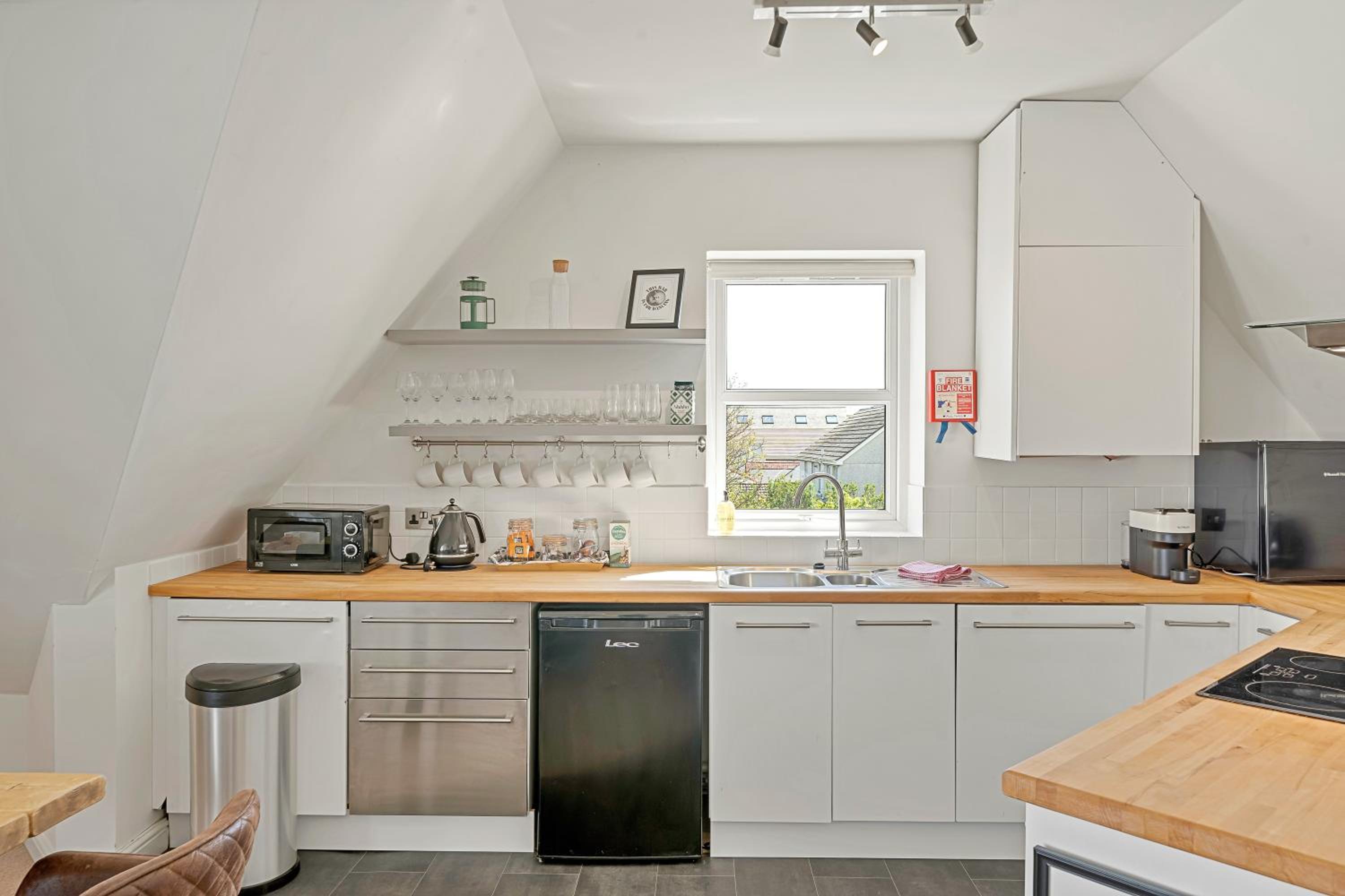Pentire Point - Coastal Penthouse, Beaches, River & Restaurants All Within Short Walk