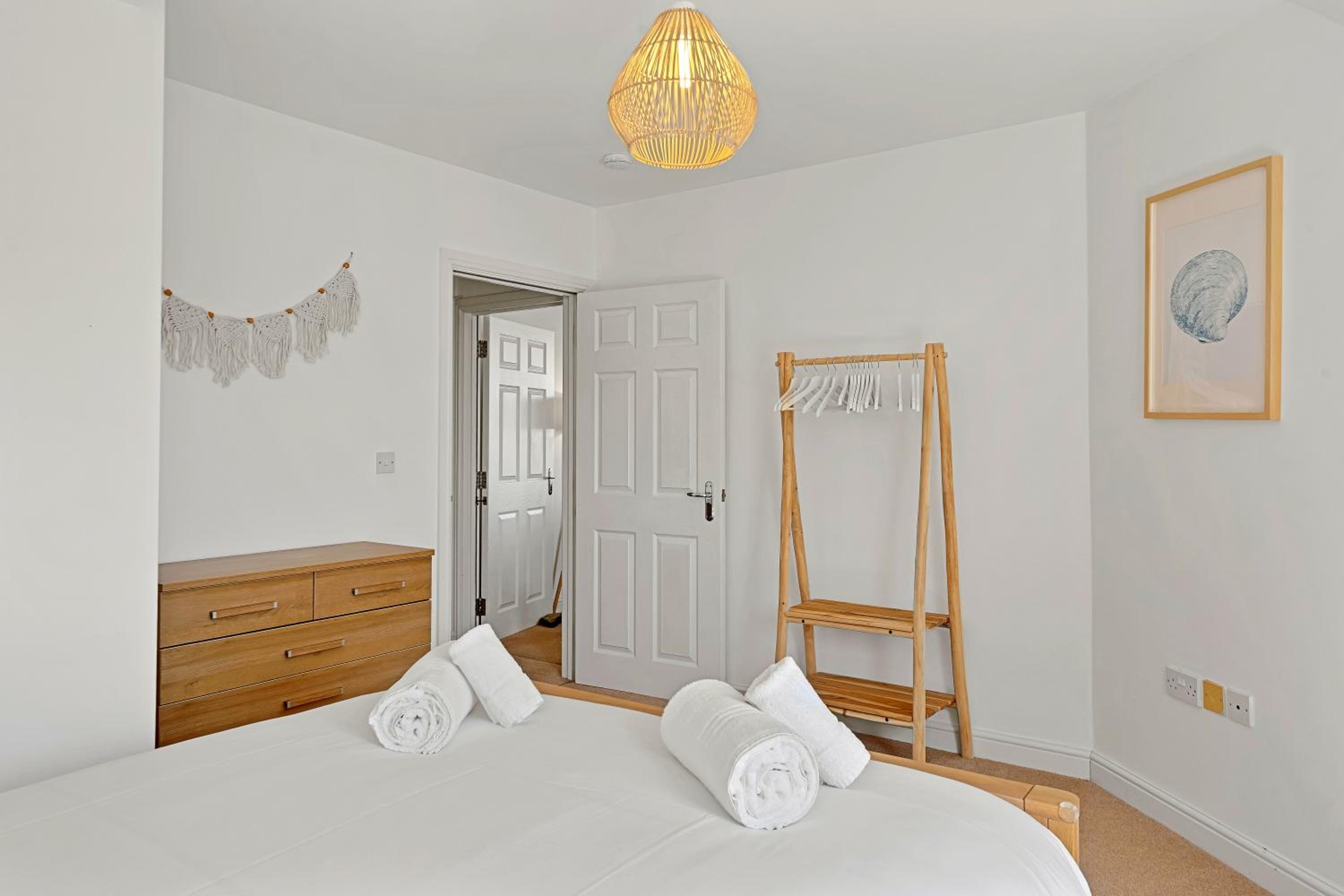 Pentire Point - Coastal Penthouse, Beaches, River & Restaurants All Within Short Walk