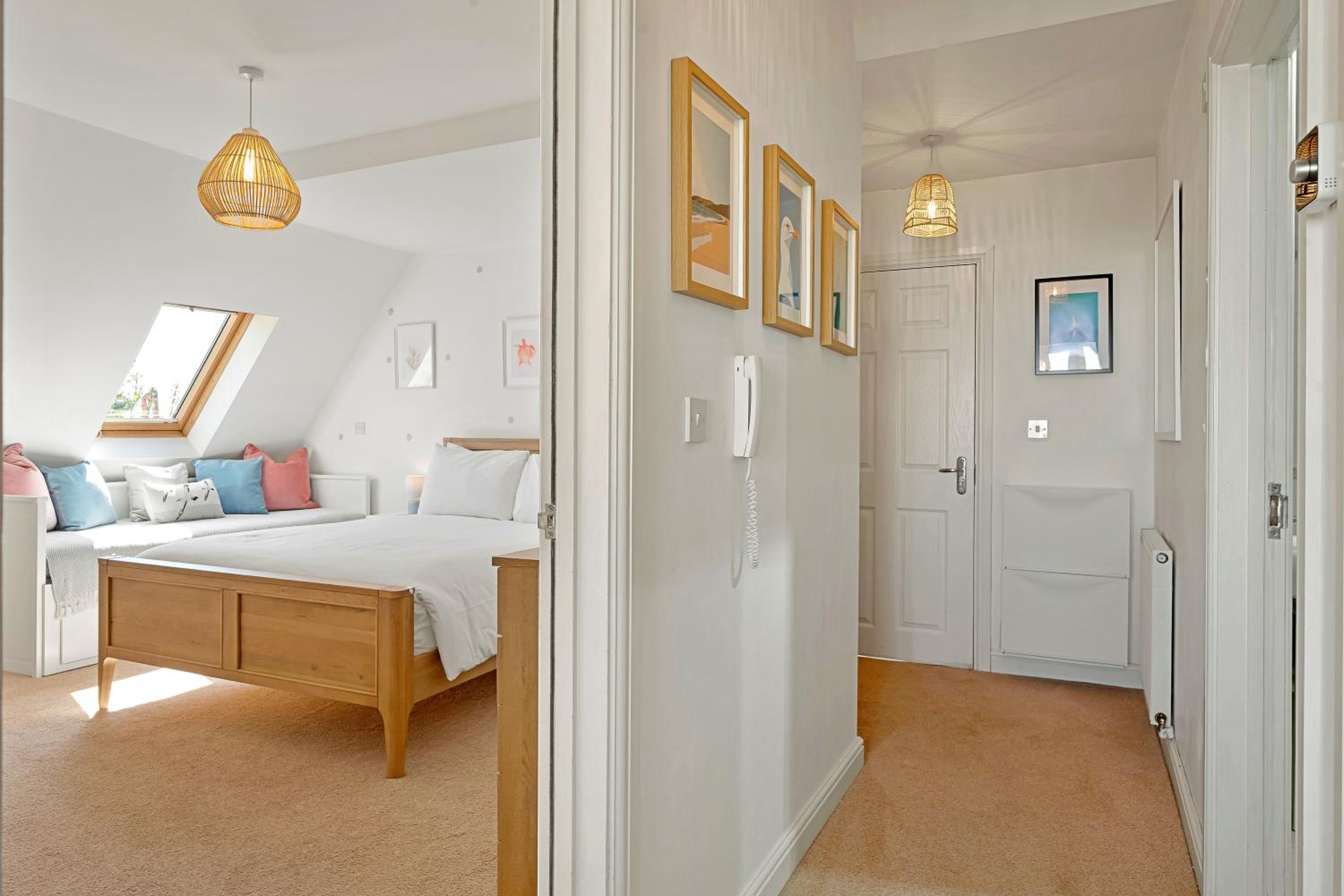 Pentire Point - Coastal Penthouse, Beaches, River & Restaurants All Within Short Walk