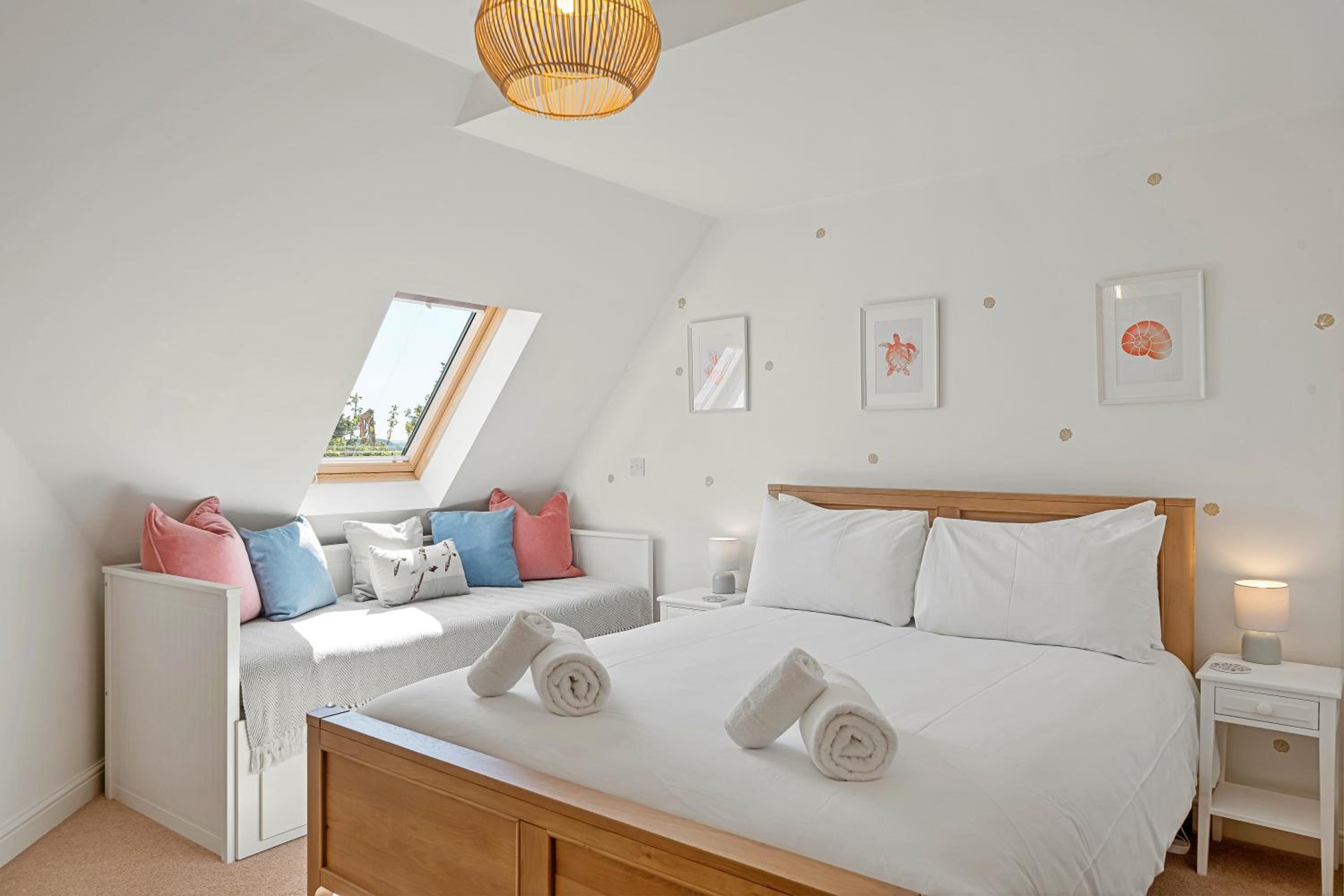 Pentire Point - Coastal Penthouse, Beaches, River & Restaurants All Within Short Walk