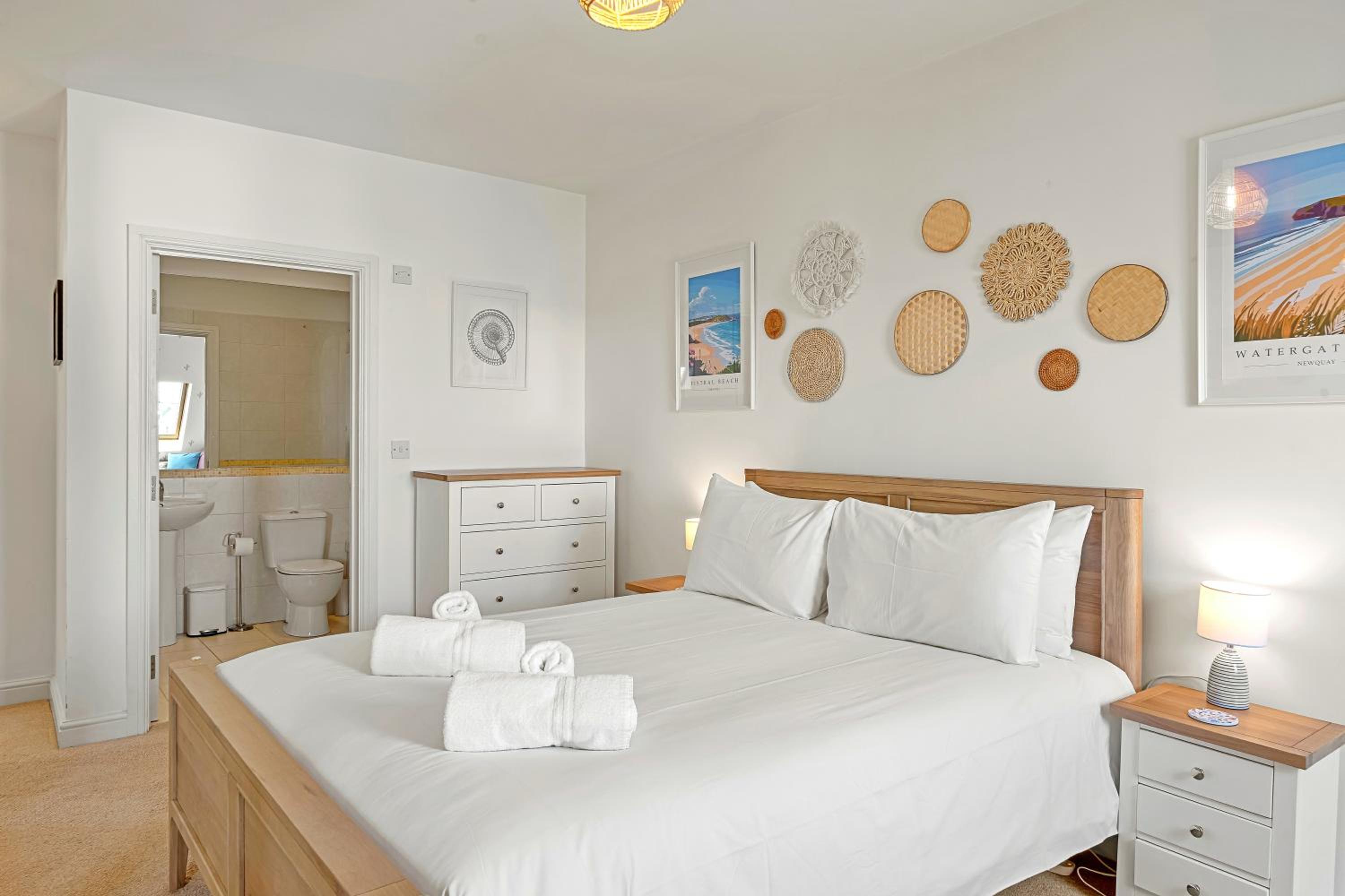 Pentire Point - Coastal Penthouse, Beaches, River & Restaurants All Within Short Walk
