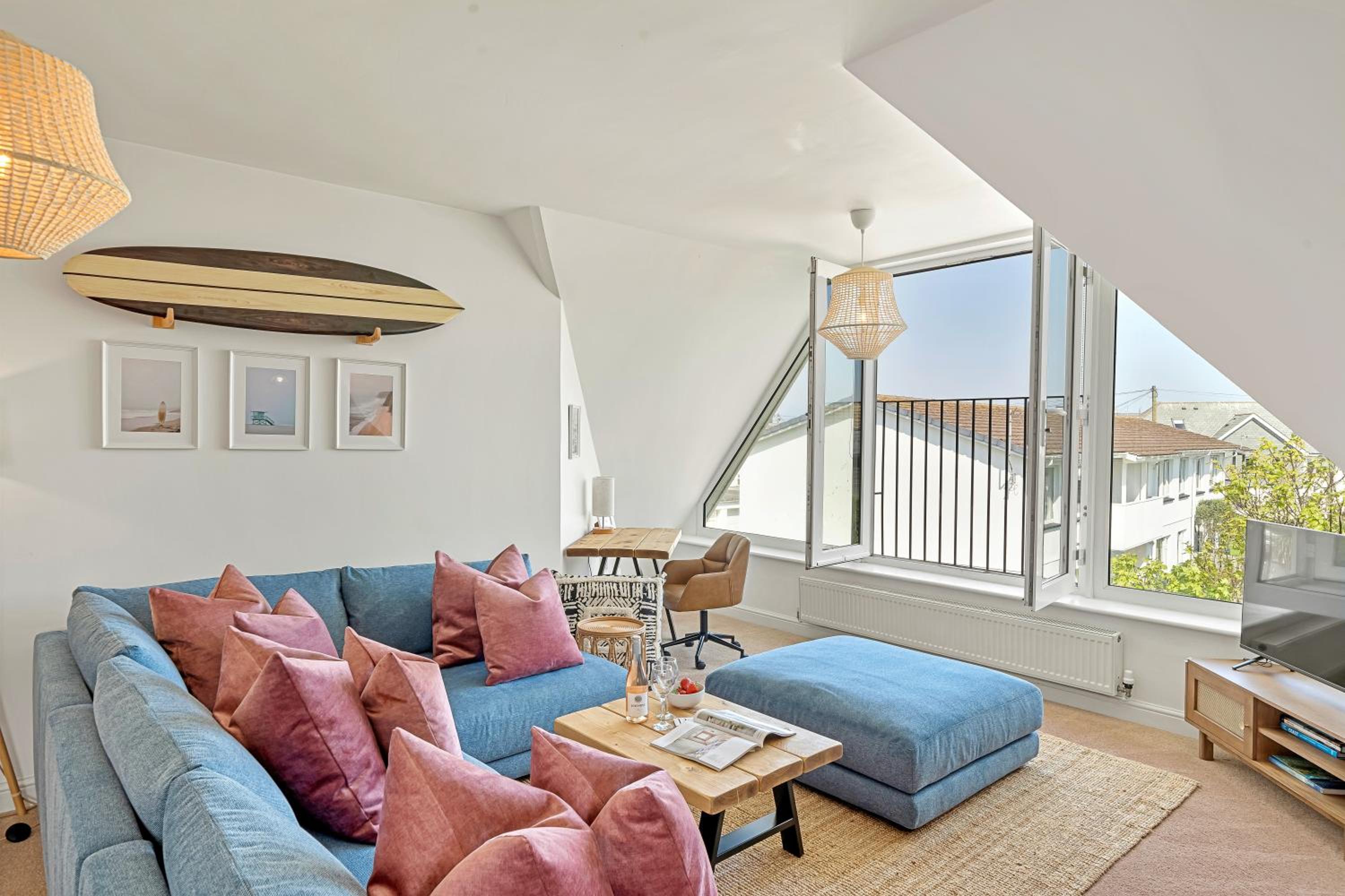 Pentire Point - Coastal Penthouse, Beaches, River & Restaurants All Within Short Walk