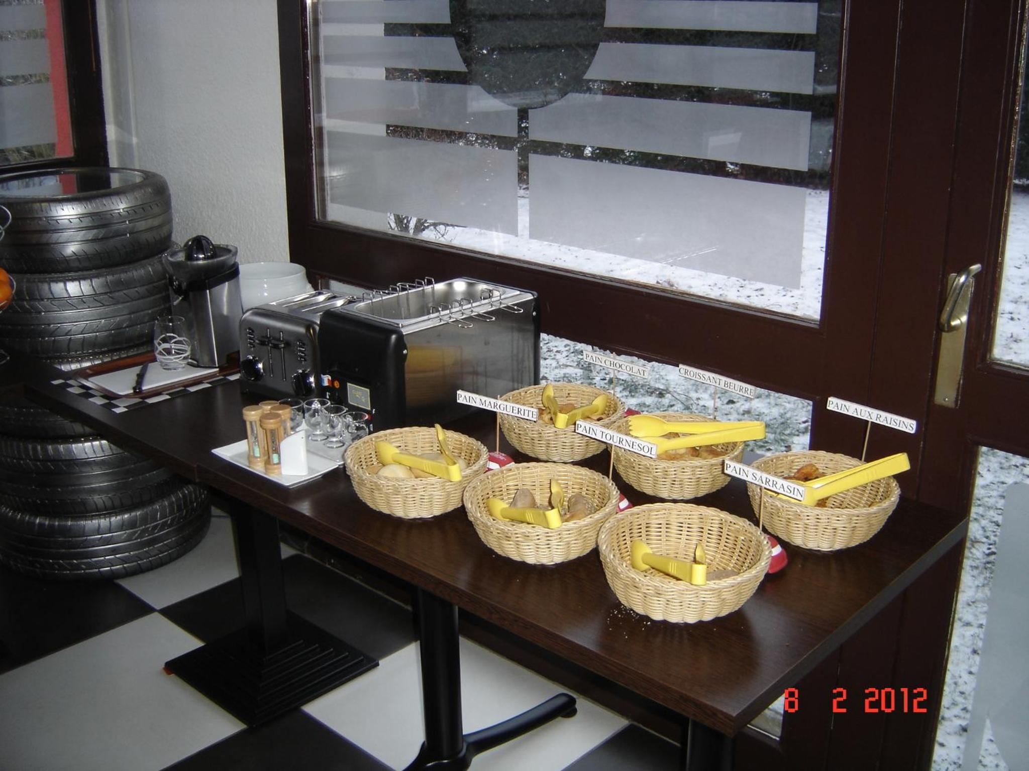 Enzo Hotels Pont-a-Mousson by Kyriad Direct - Property Image 12