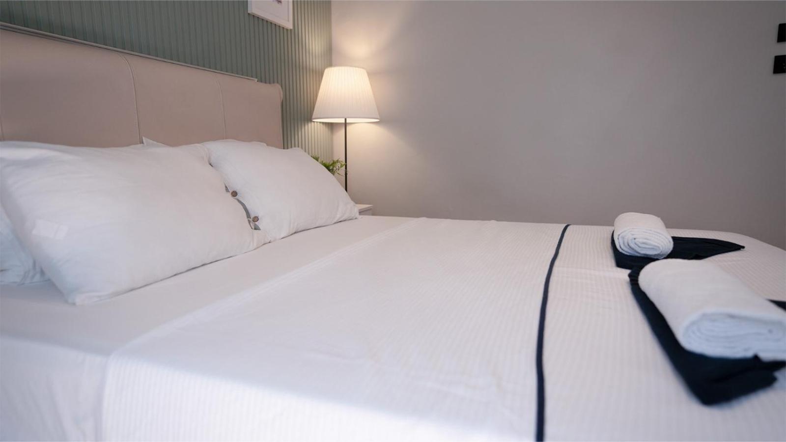 Taksim Green Flat Back