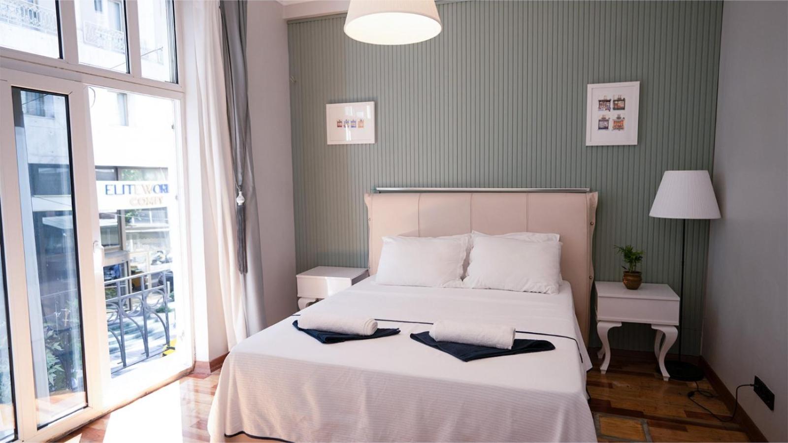 Taksim Green Flat Back