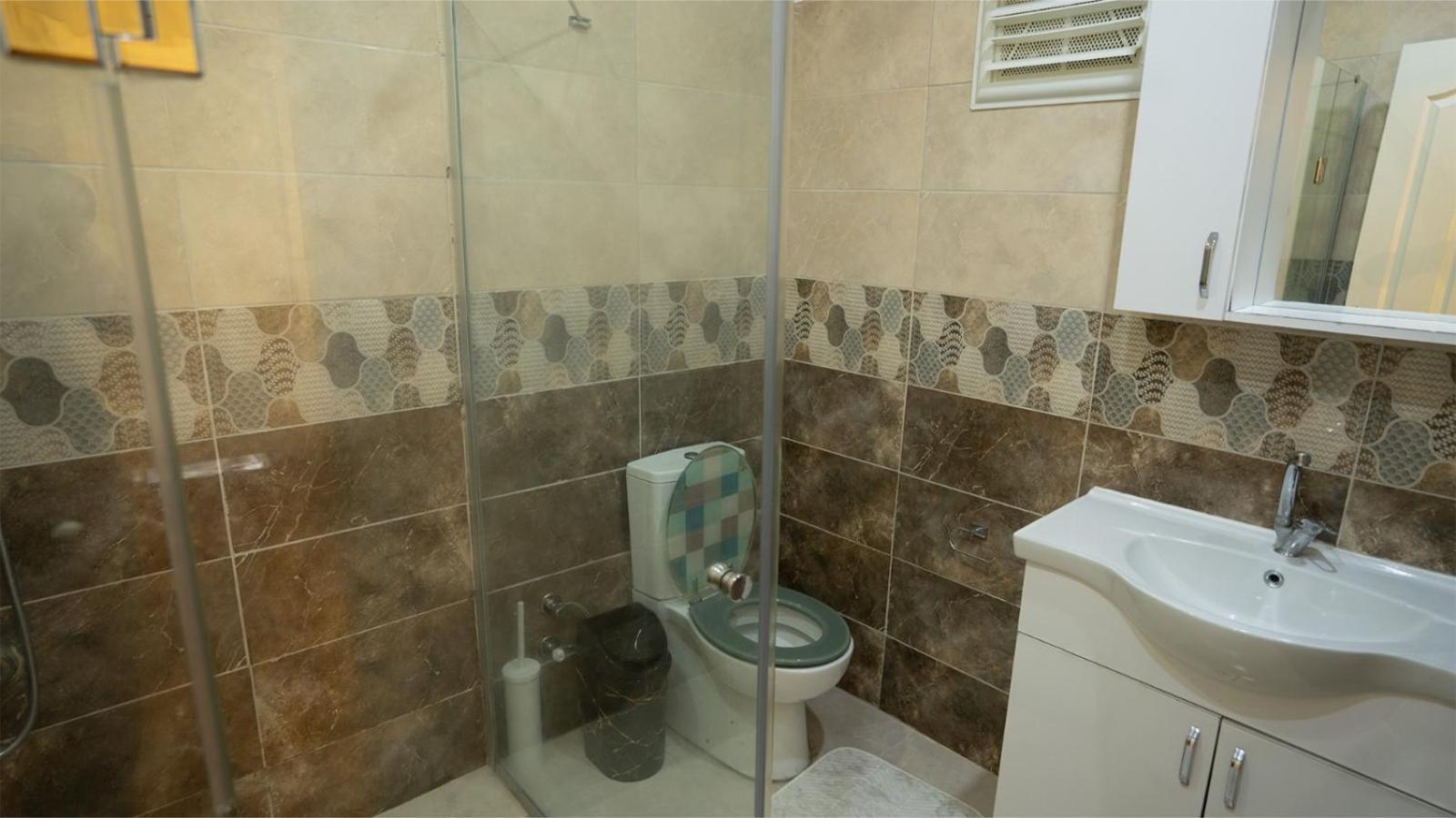 Taksim Green Flat Back