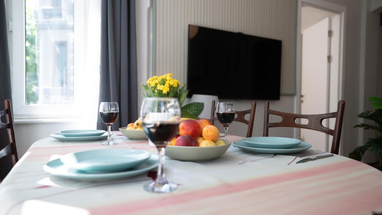 Taksim Green Flat Back