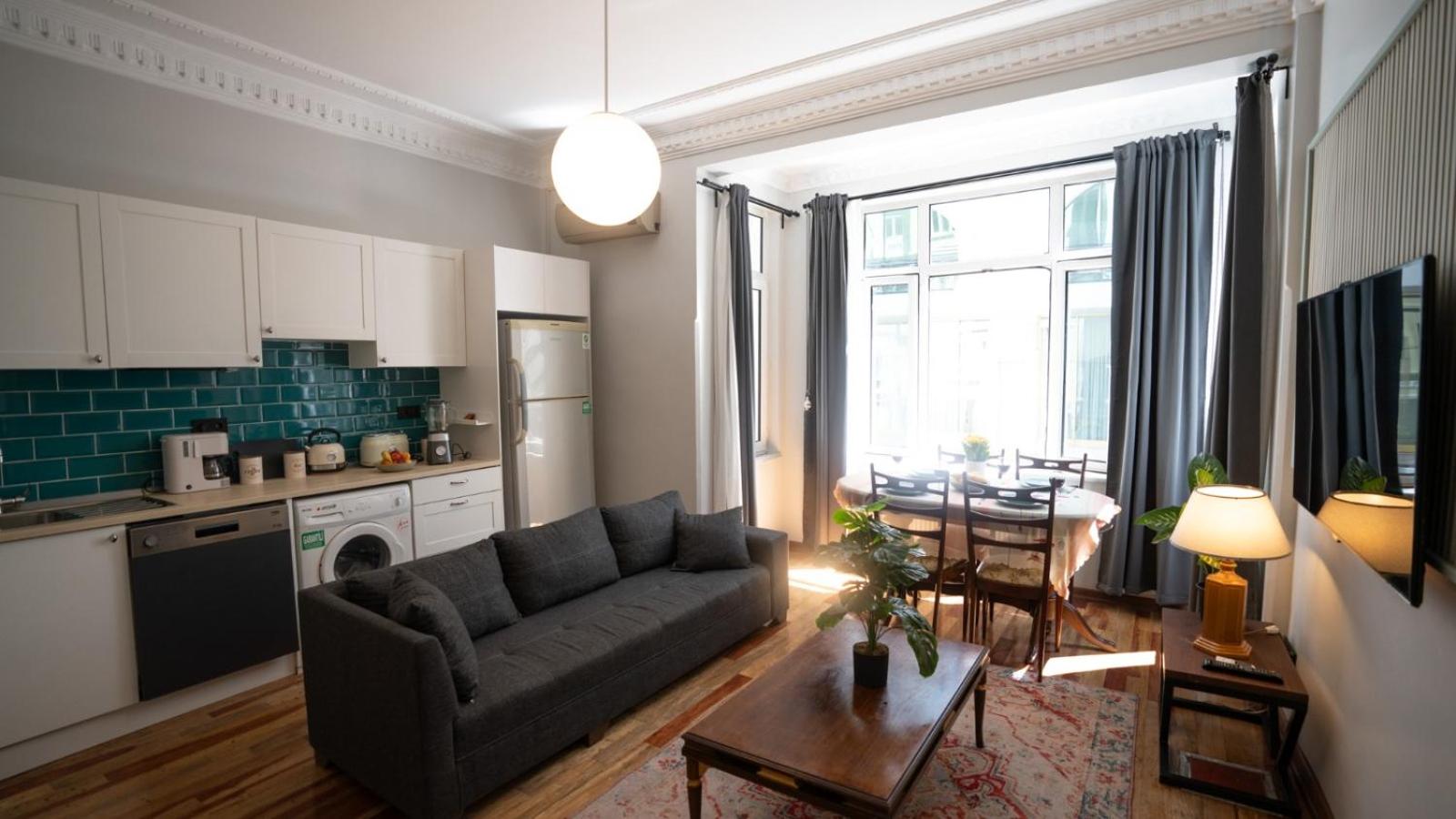 Taksim Green Flat Back
