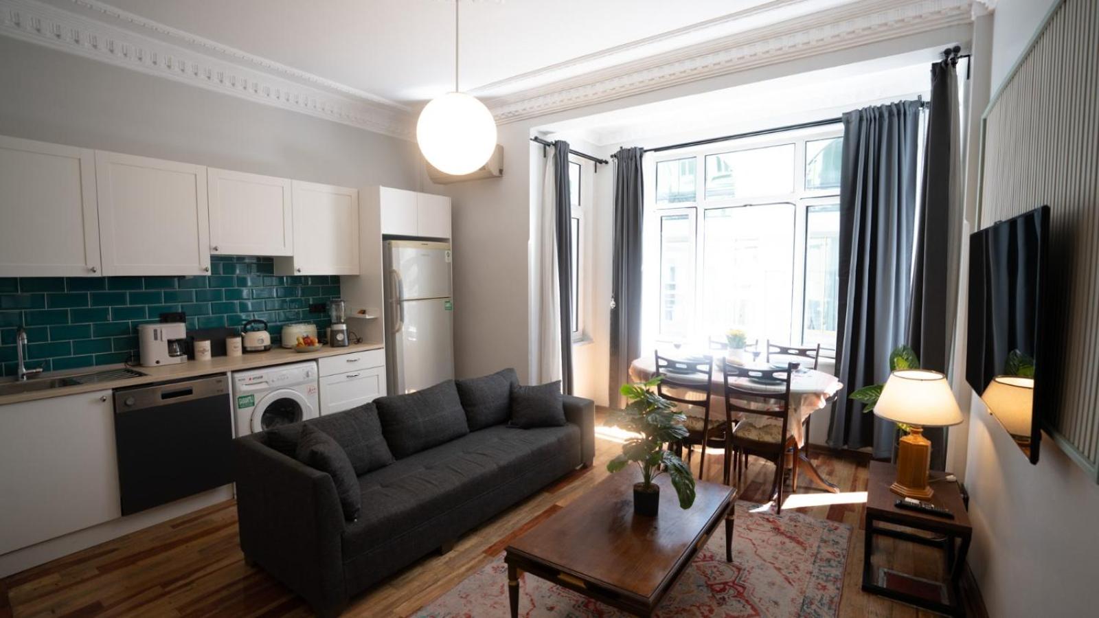 Taksim Green Flat Back