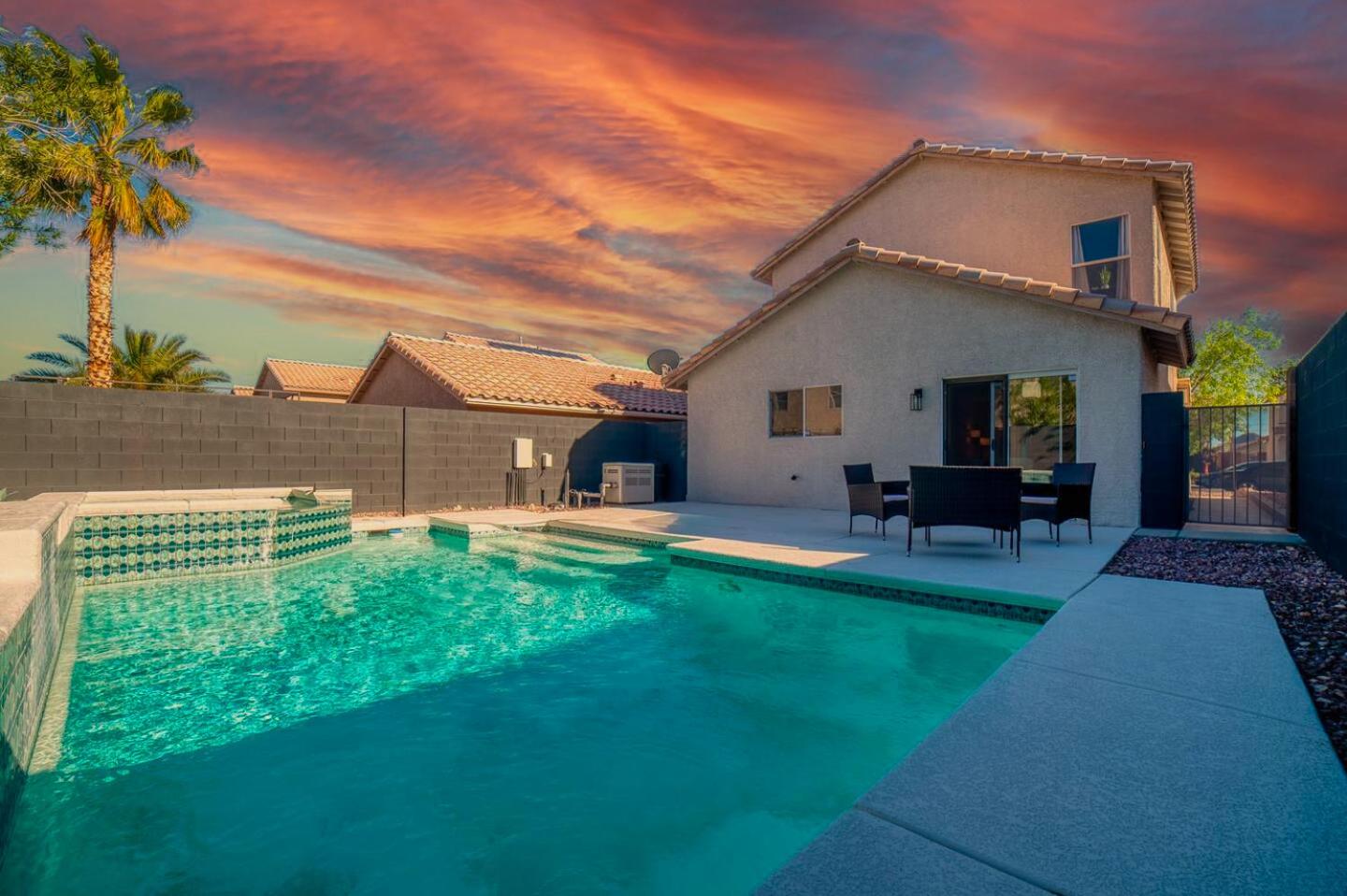 FUN Retro Arcade Villa - Pool&Spa, Arcades, Billiards,BBQ Gazebo Lounge, 10 Mins Strip