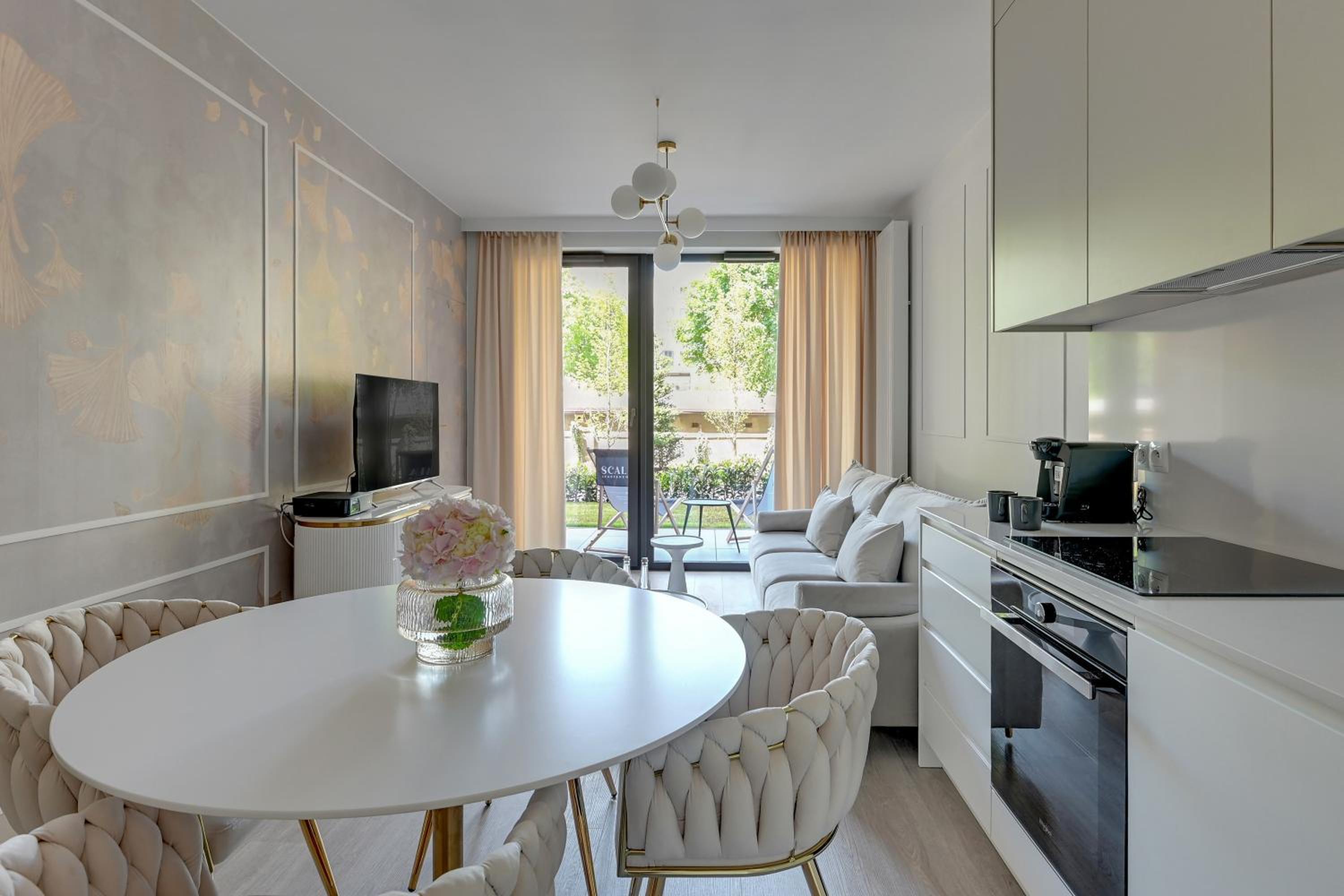 Scala City Center Premium Studios by Lion Apartments