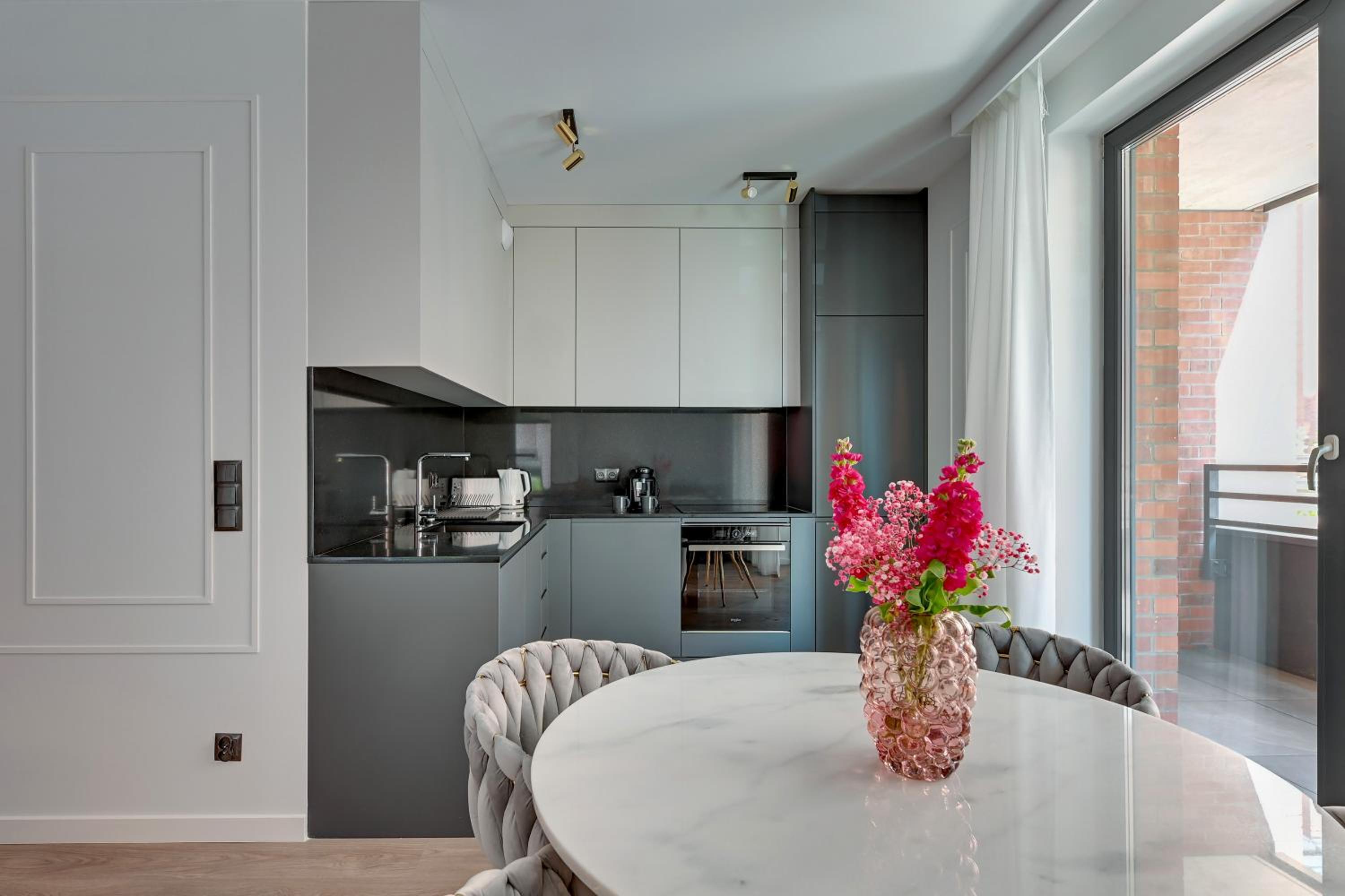 Scala Suites with Parking by Lion Apartments