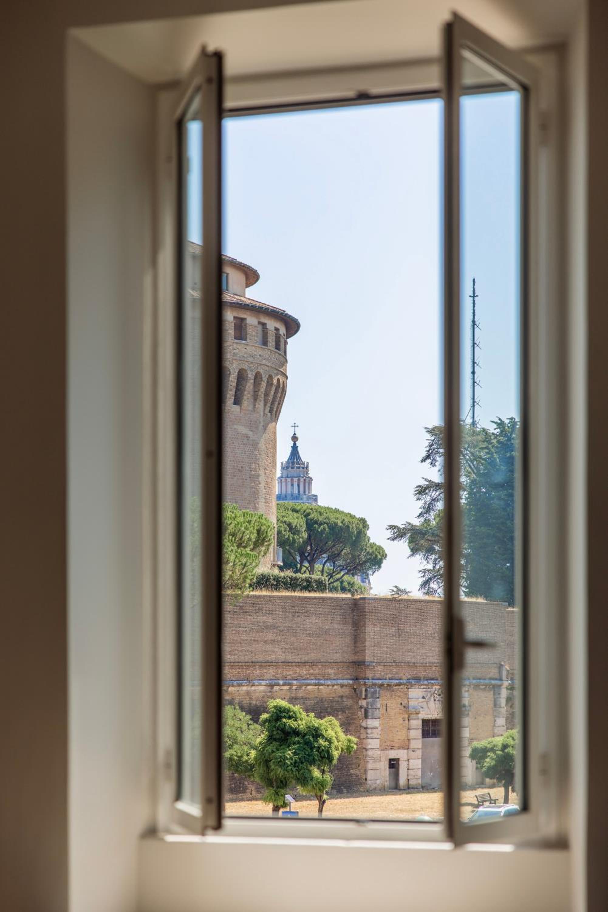 Vatican Pertusa Luxury Suites by Quinto Piano