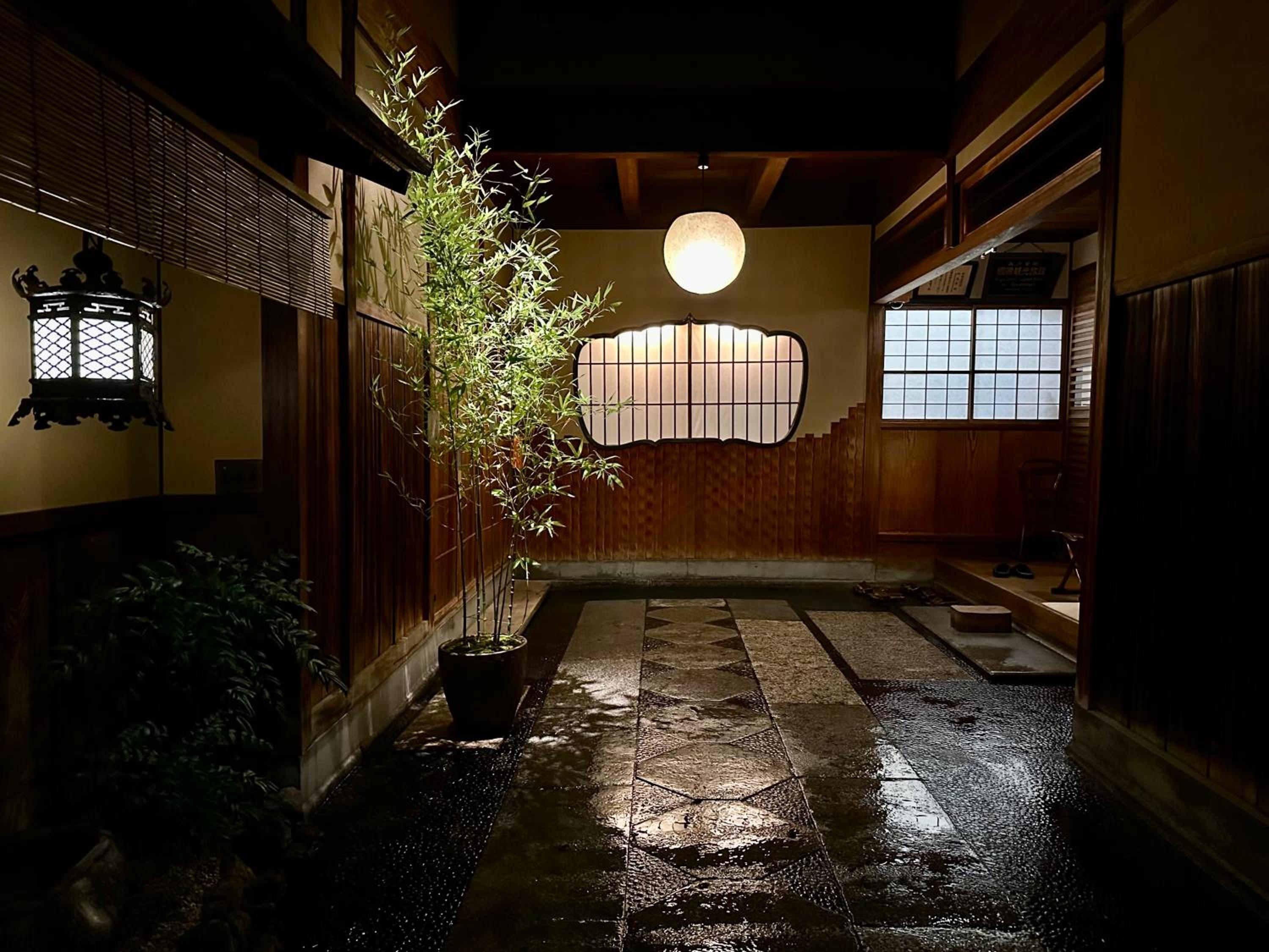 Hiiragiya