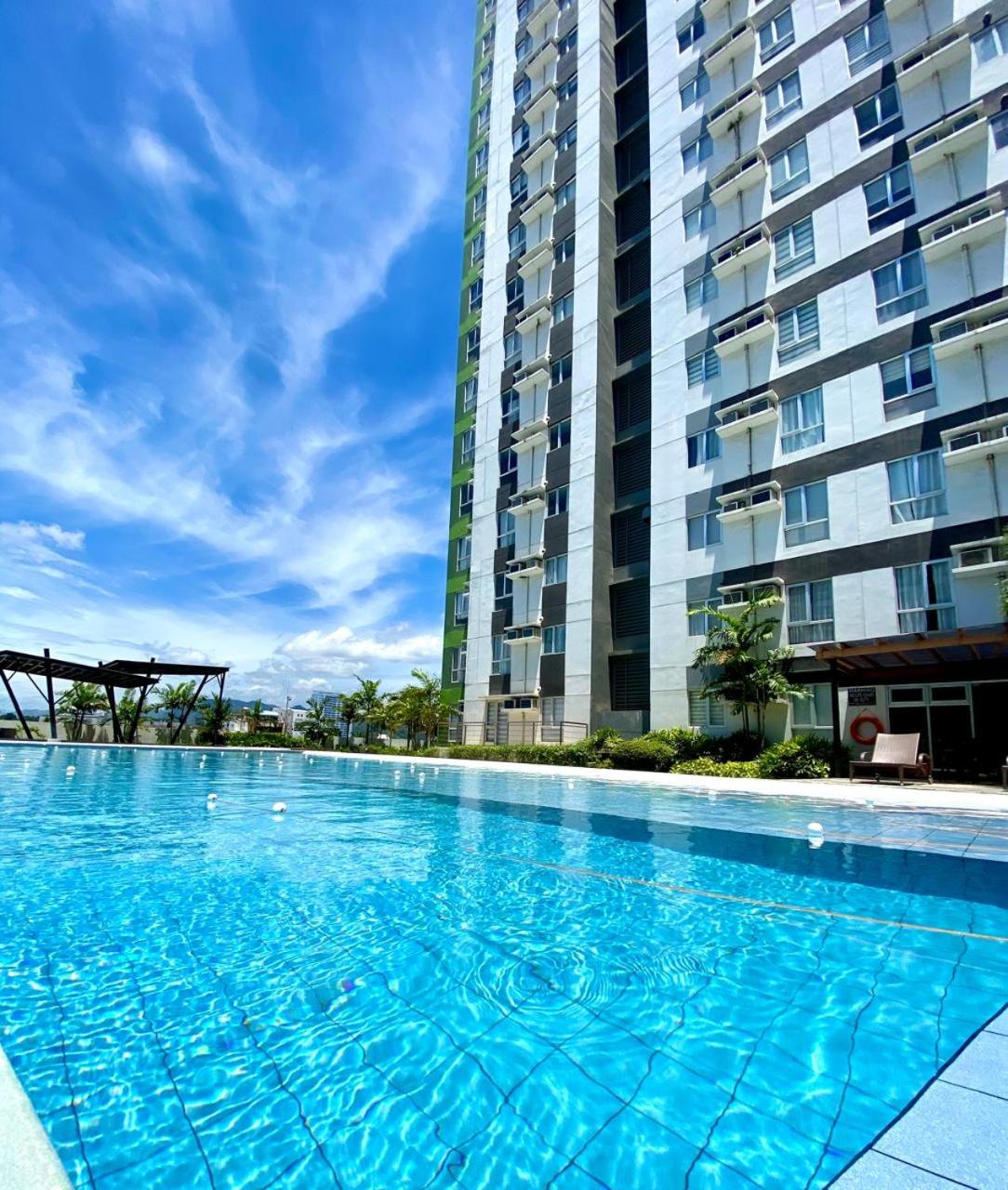 CDO Cozy 2-Bedrooms 2 Toilets View Pool and Garden beside Ayala Mall