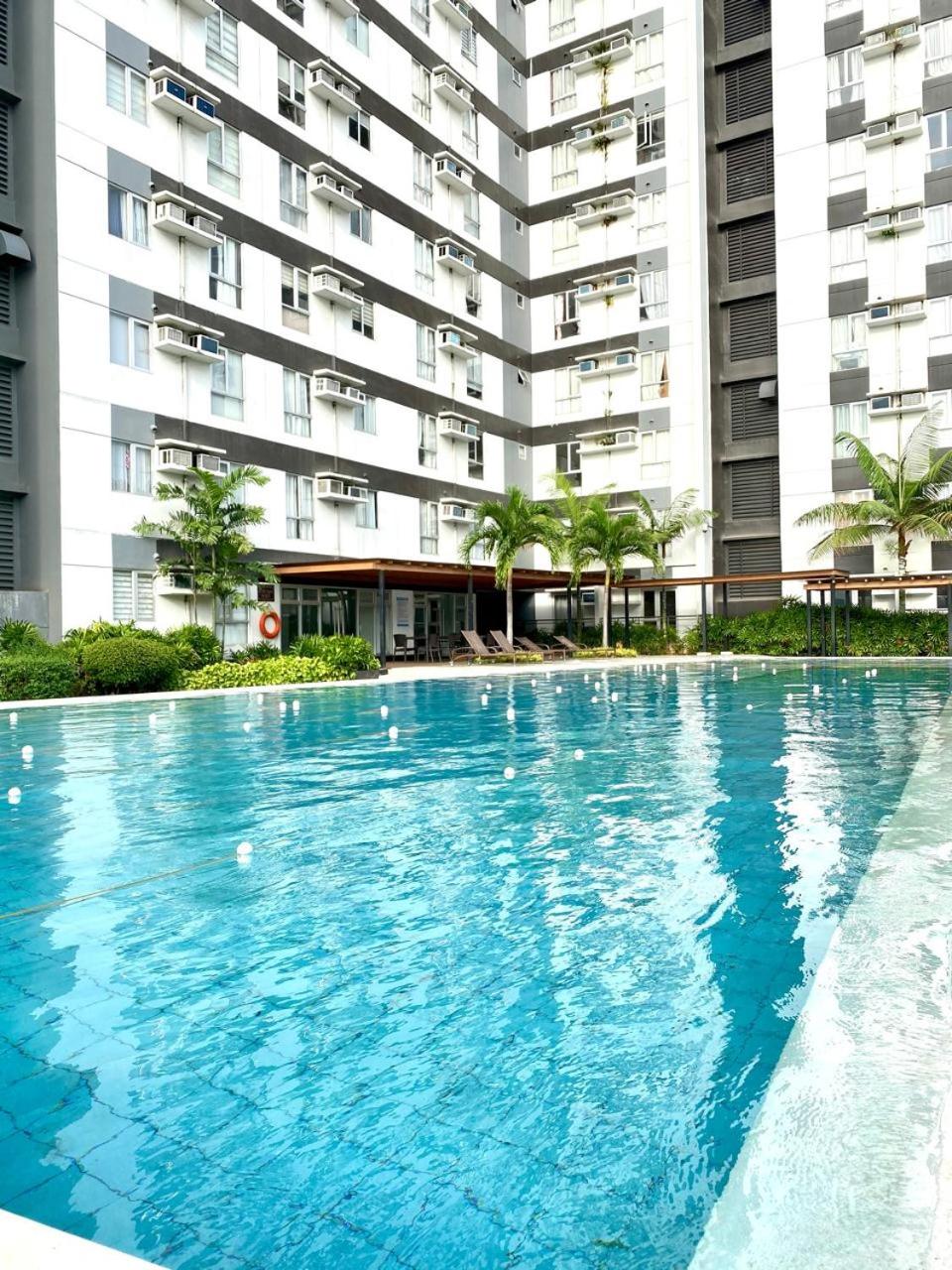 CDO Cozy 2-Bedrooms 2 Toilets View Pool and Garden beside Ayala Mall