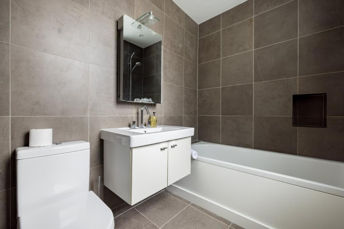 The Chelsea Nest - Stylish 2BDR with Balcony