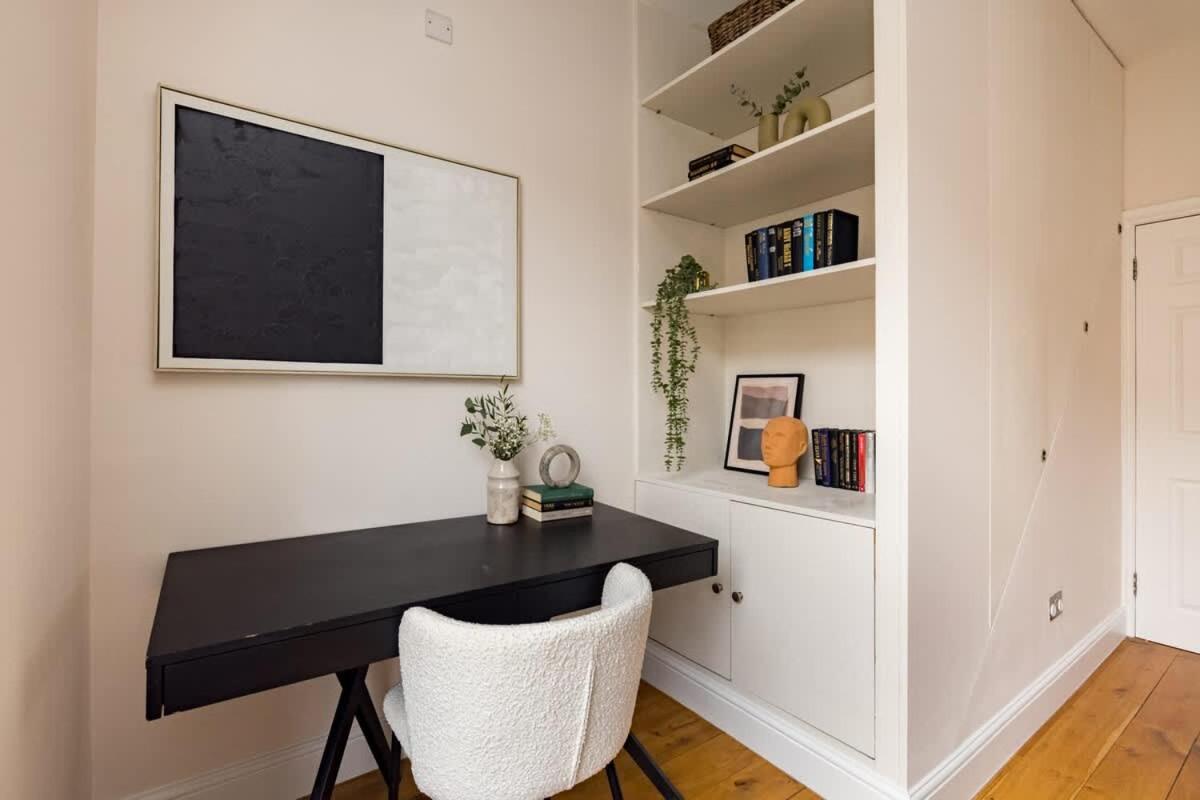 The Chelsea Nest - Stylish 2BDR with Balcony