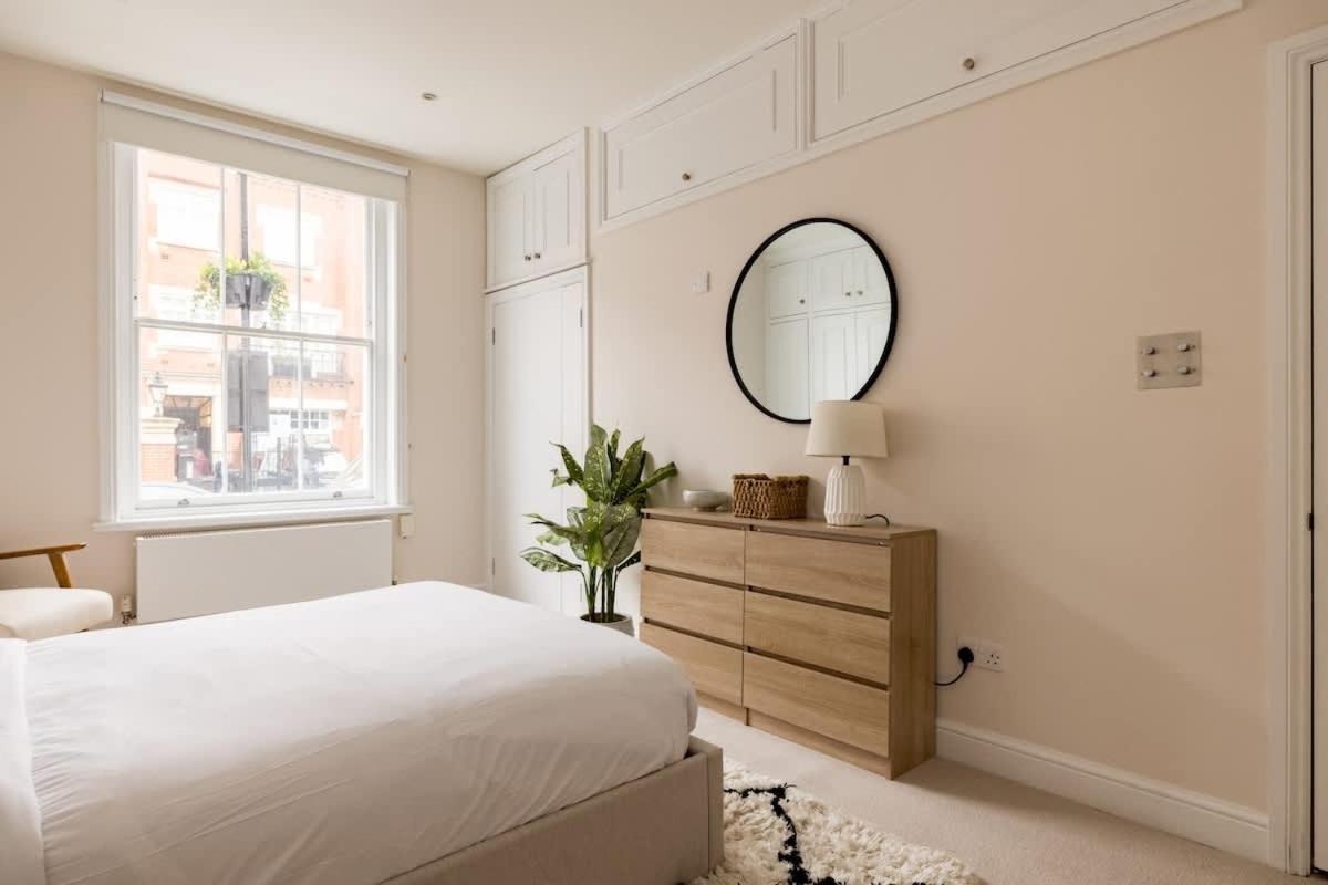 The Chelsea Nest - Stylish 2BDR with Balcony