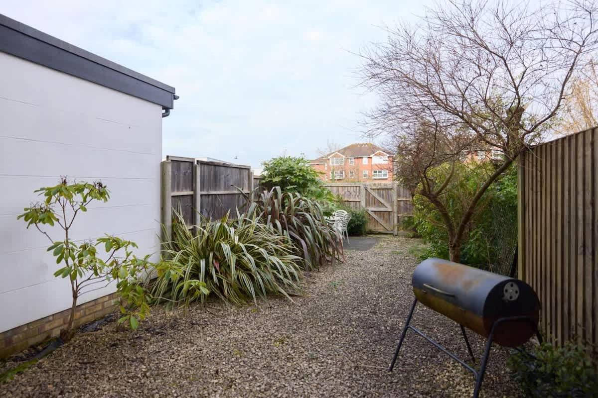 The Guildford Getaway - 3BDR with Garden