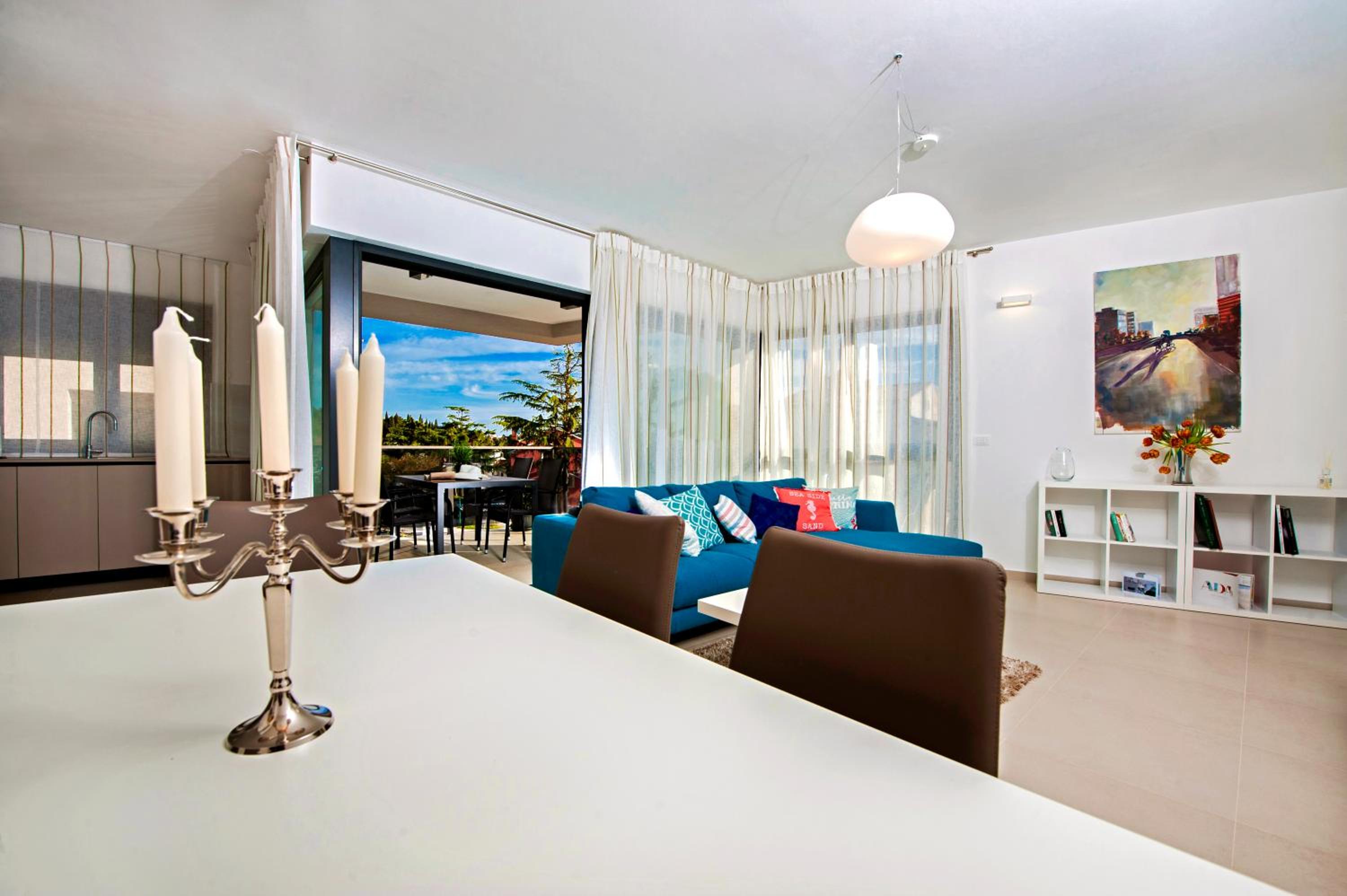 Sunset Luxury Apartment view 4